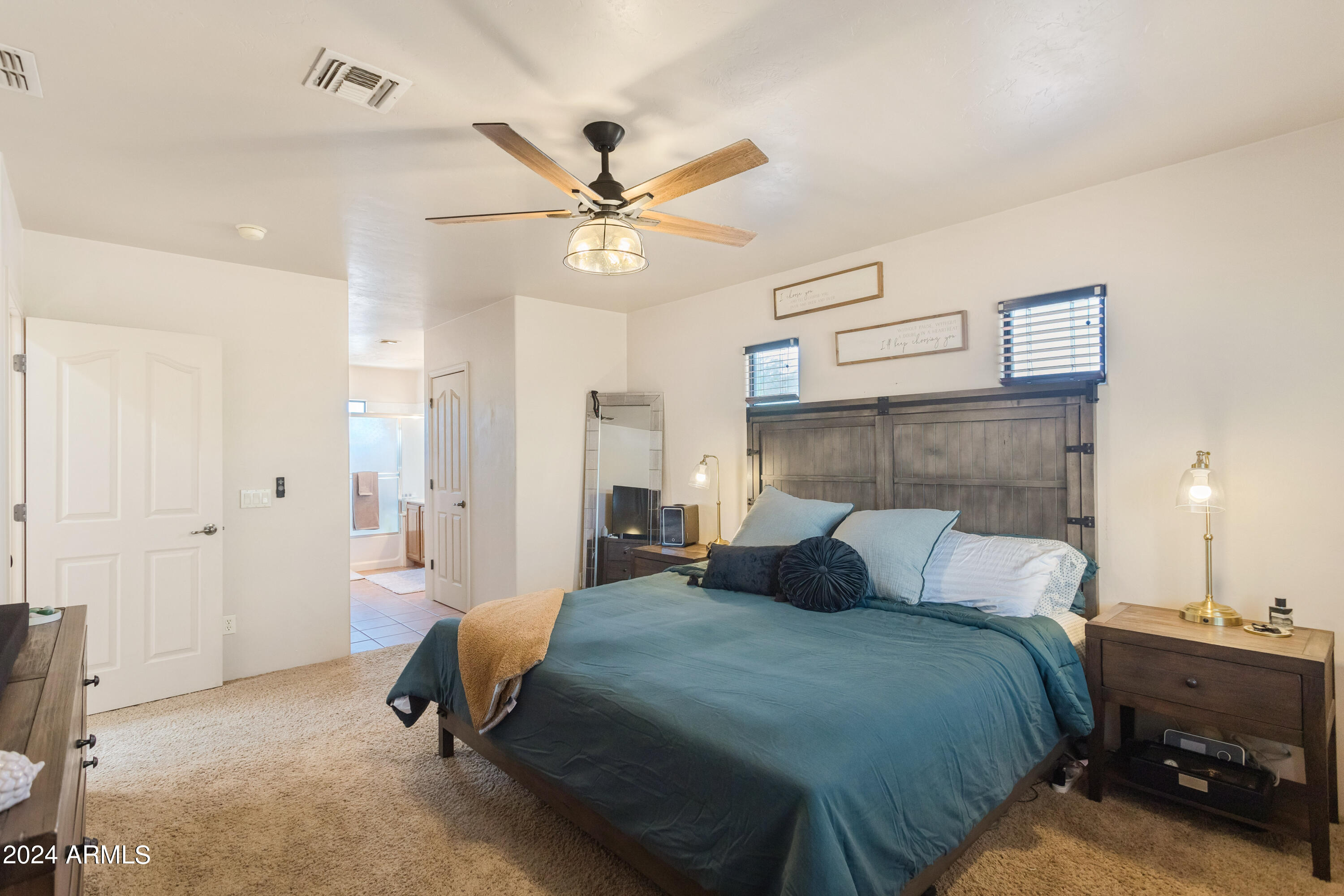 THE LEGENDS VALIENTE - Residential
