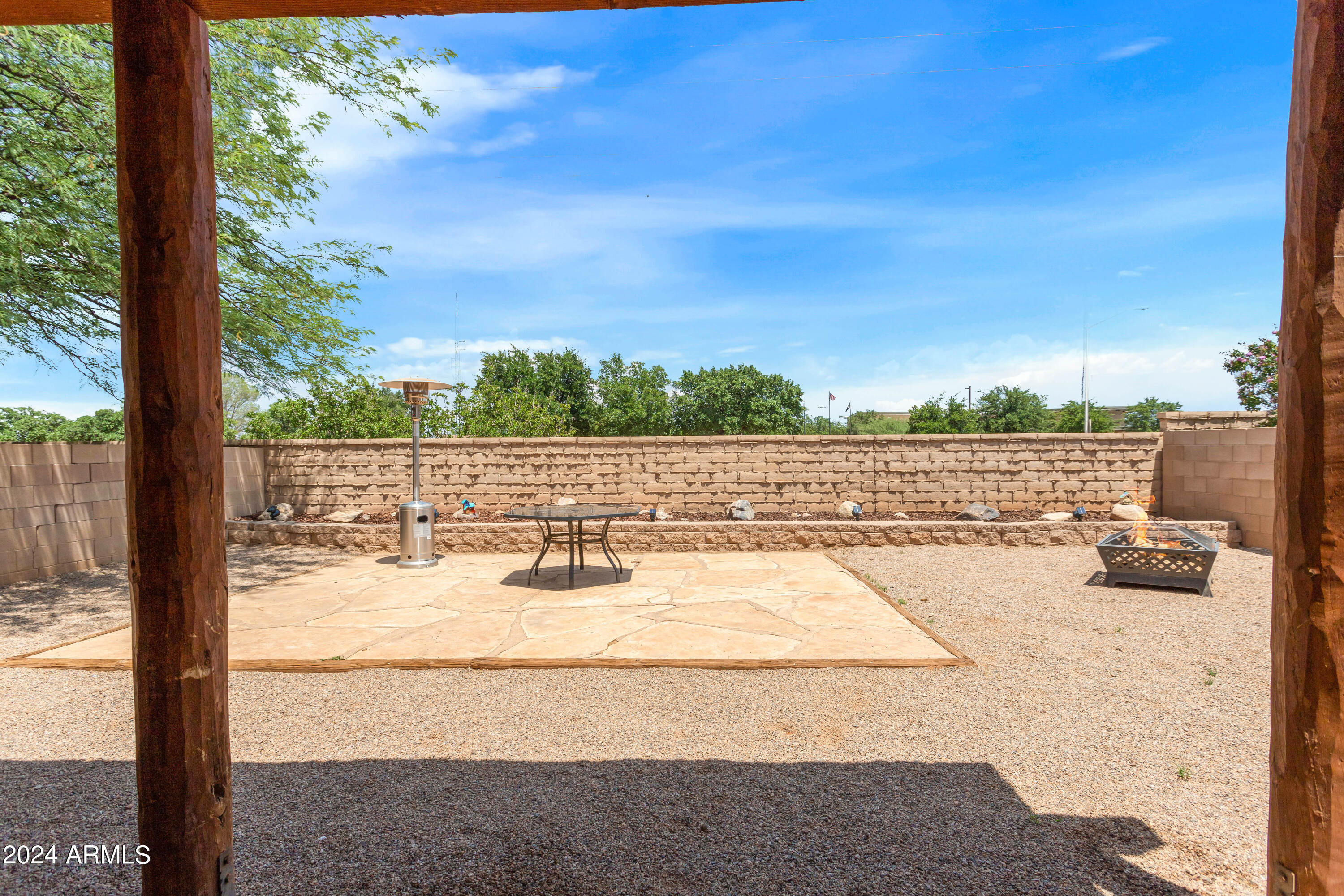 THE LEGENDS VALIENTE - Residential