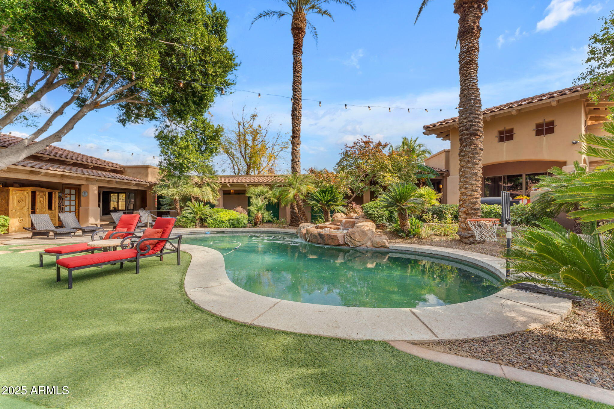 MIRAGE CROSSING - Residential