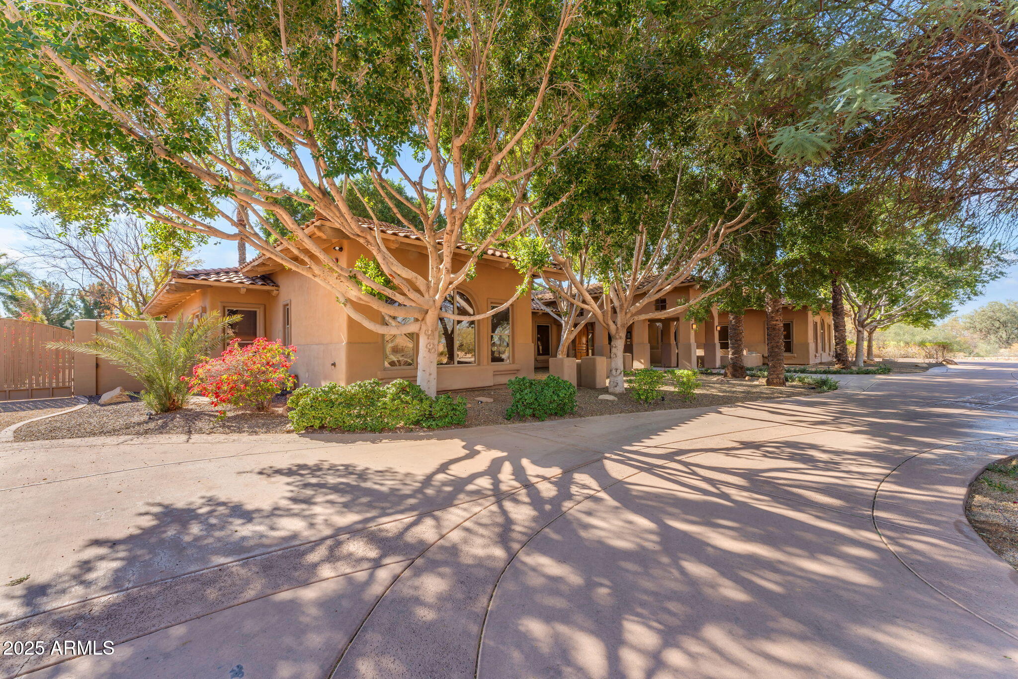 MIRAGE CROSSING - Residential