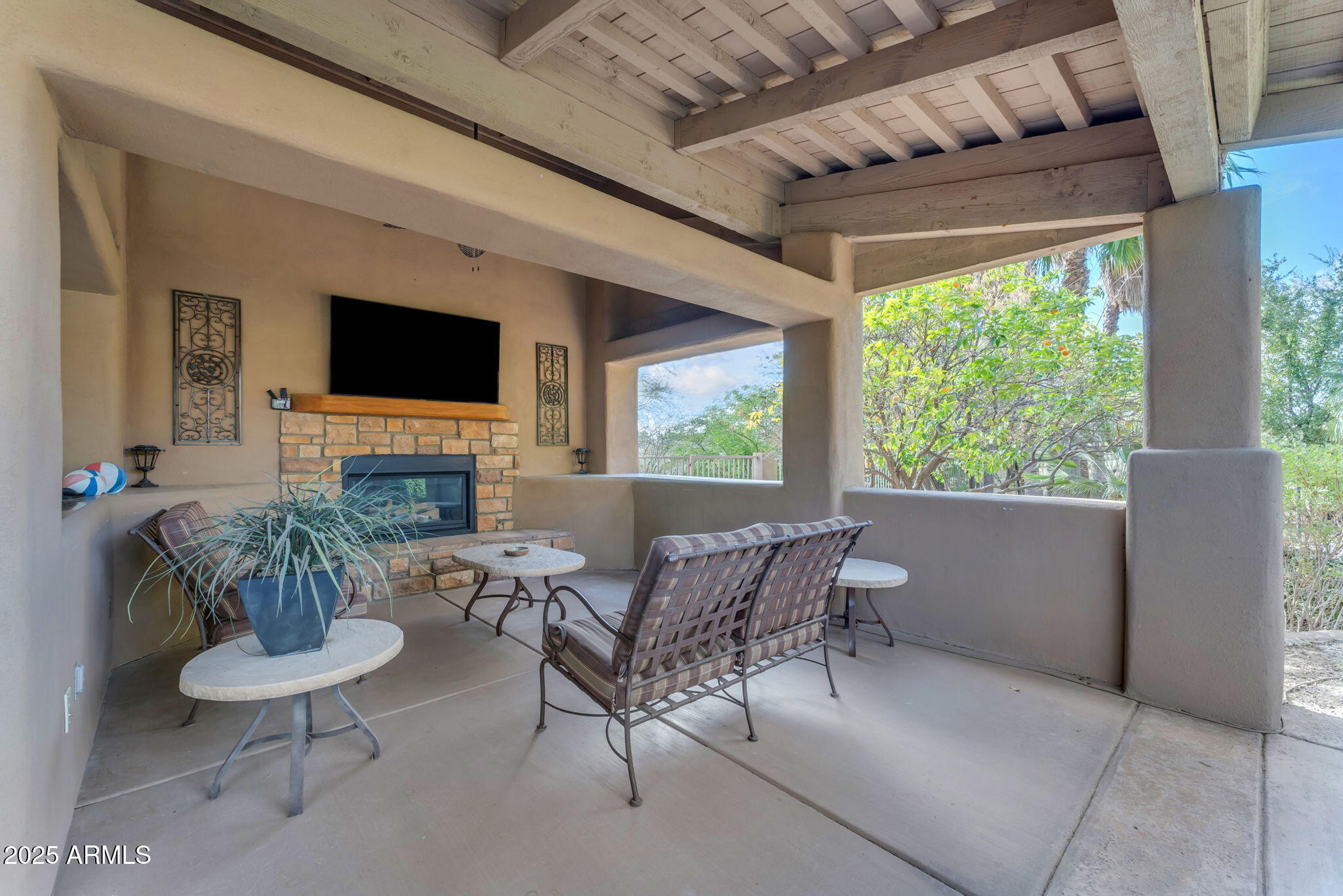 MIRAGE CROSSING - Residential