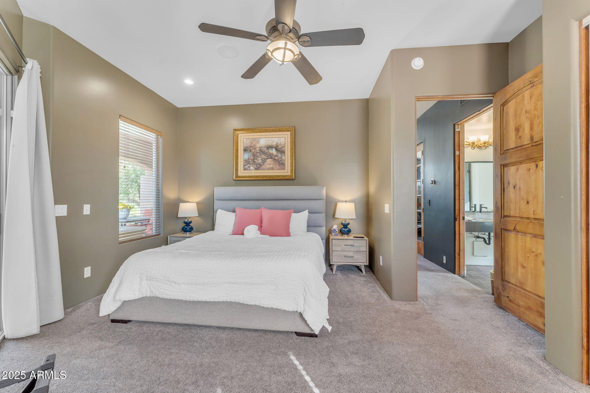 MIRAGE CROSSING - Residential