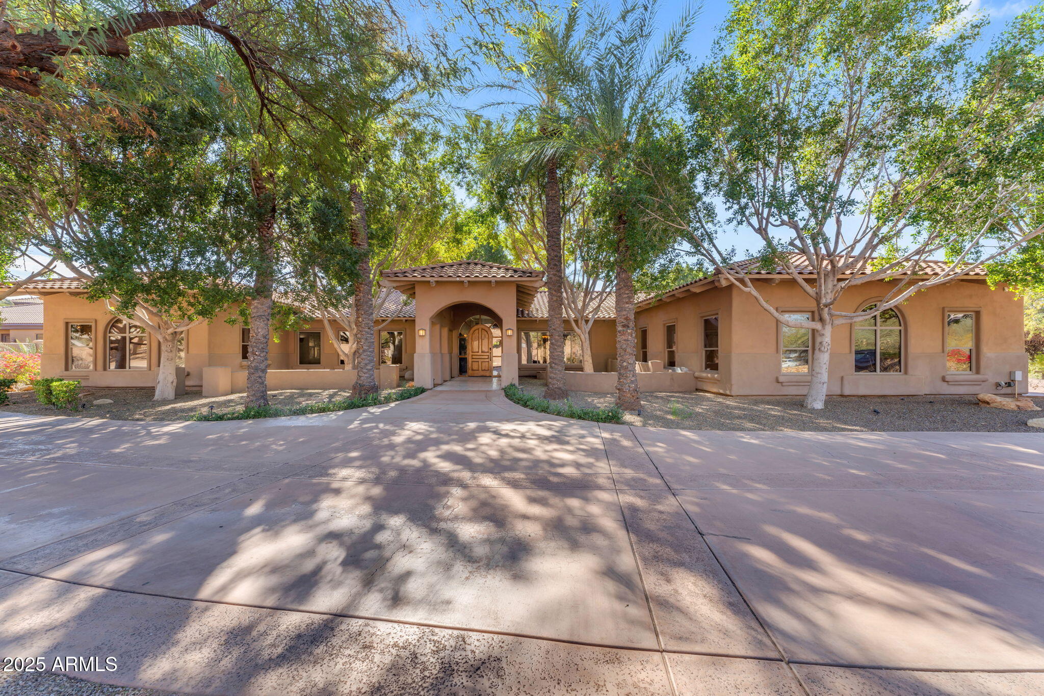 MIRAGE CROSSING - Residential