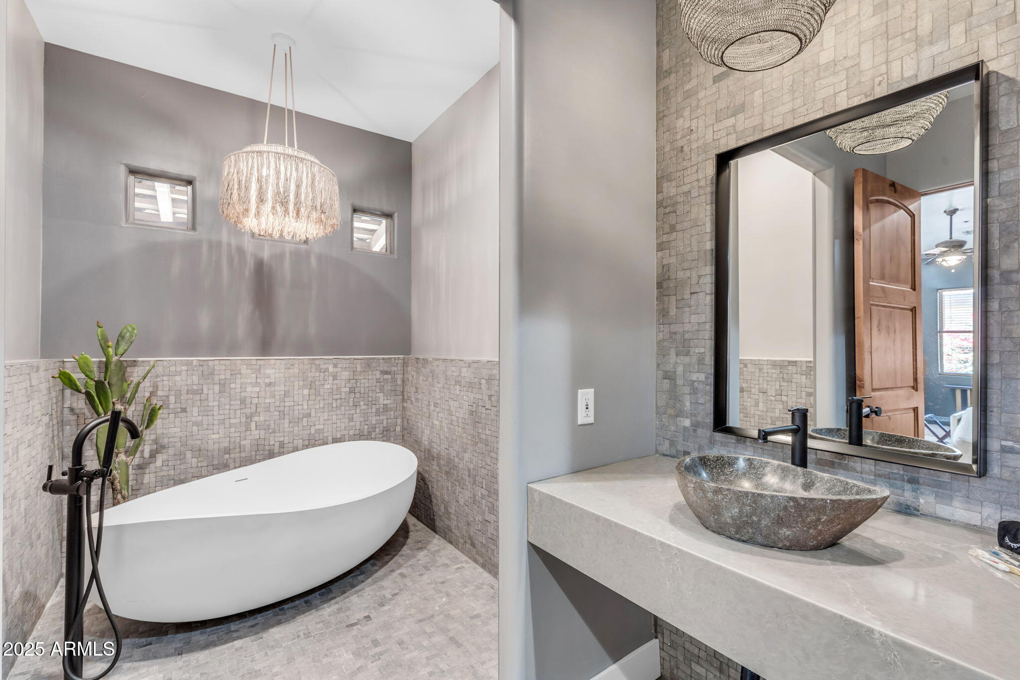 MIRAGE CROSSING - Residential
