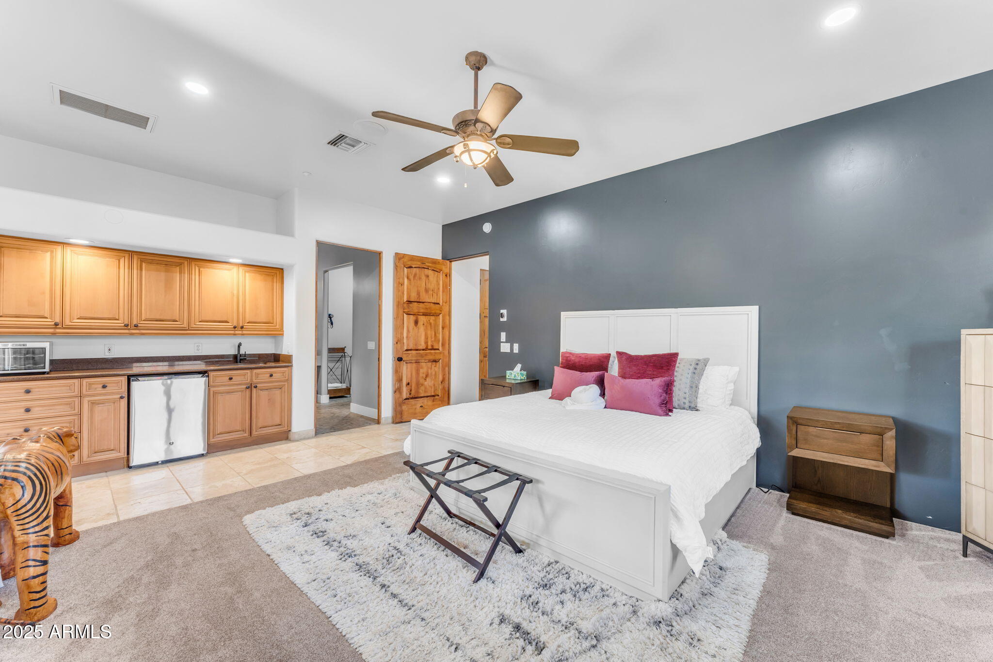MIRAGE CROSSING - Residential