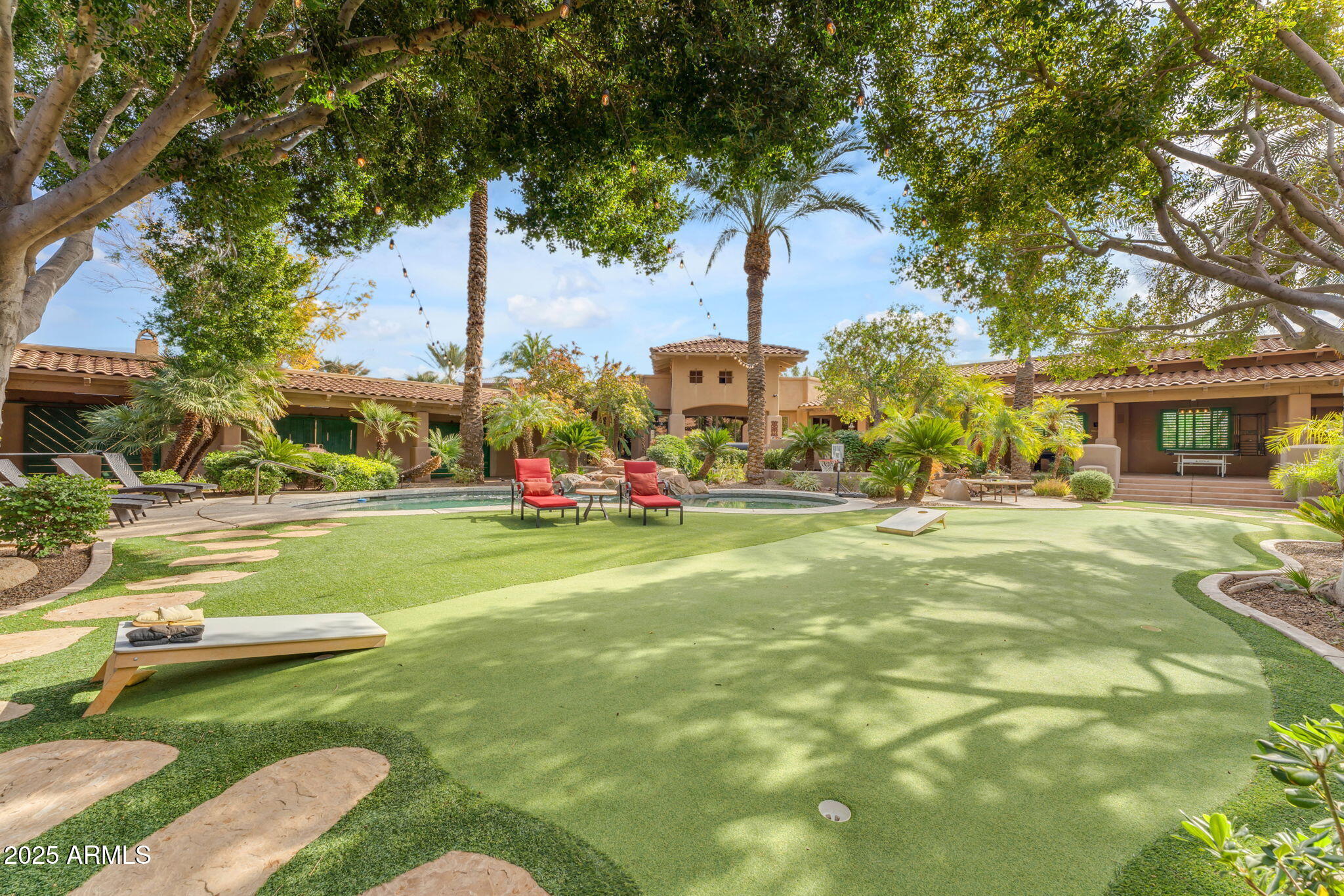 MIRAGE CROSSING - Residential