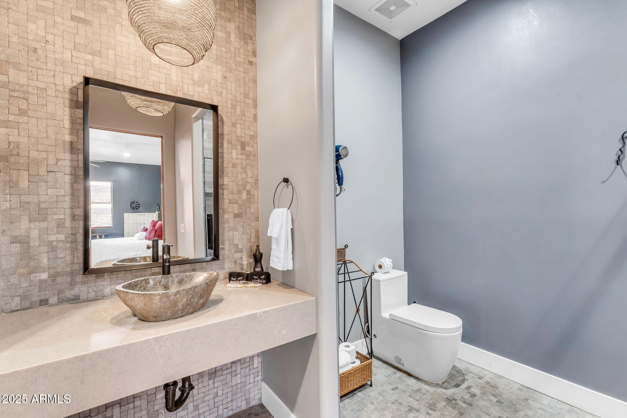 MIRAGE CROSSING - Residential
