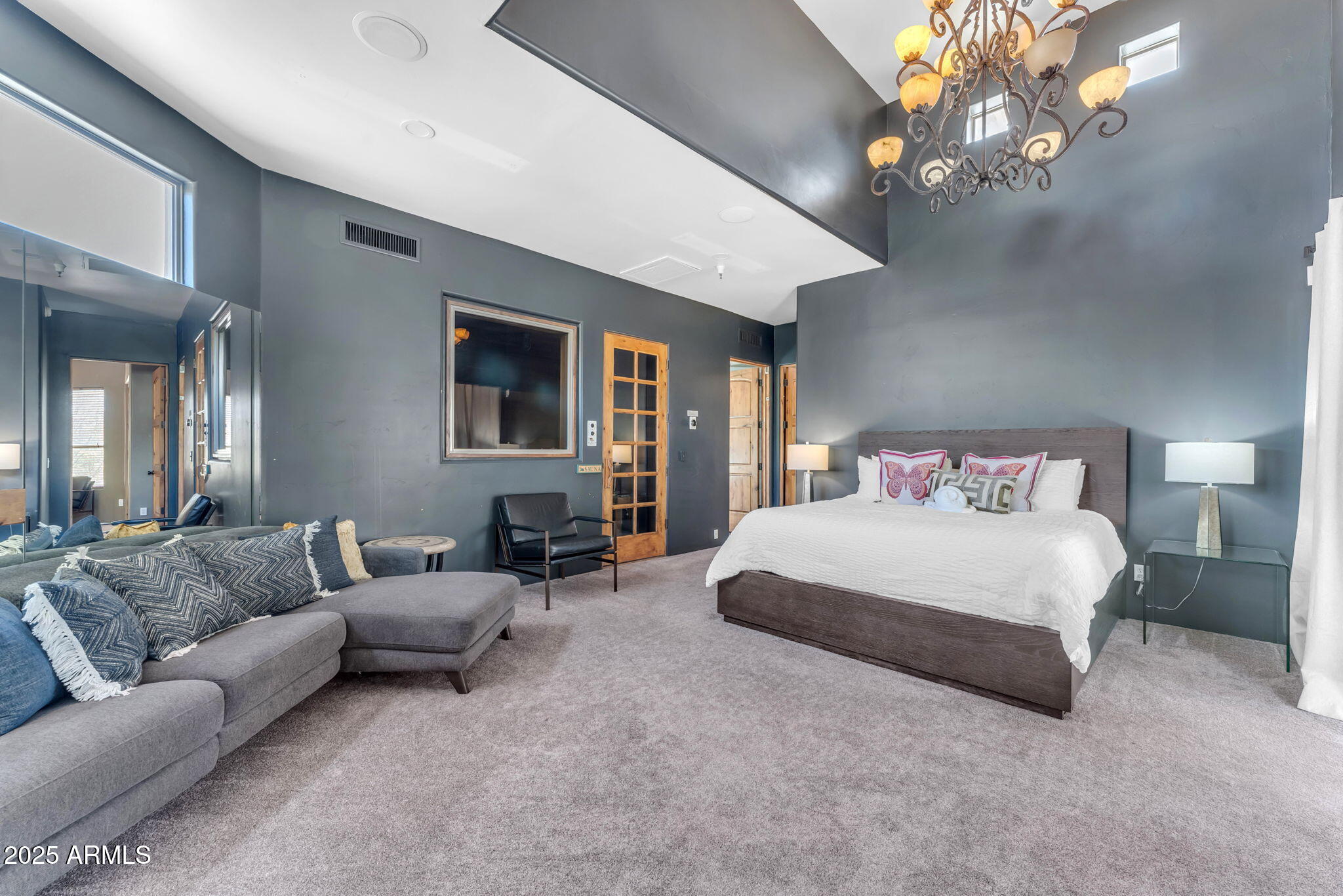 MIRAGE CROSSING - Residential