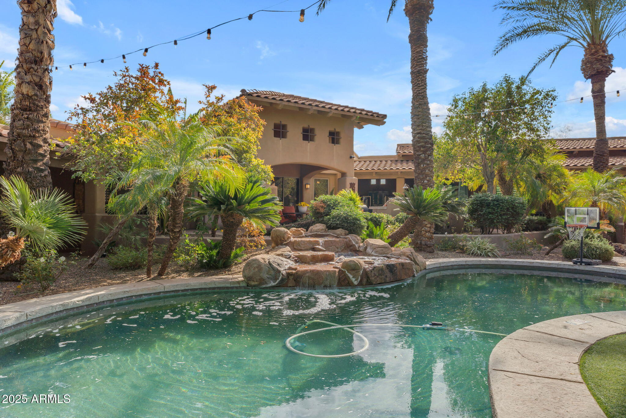MIRAGE CROSSING - Residential