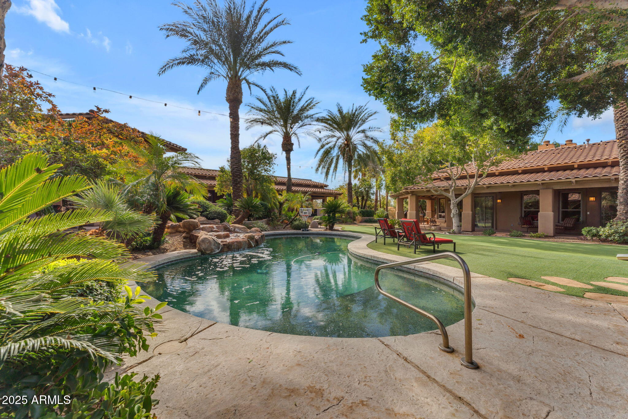 MIRAGE CROSSING - Residential