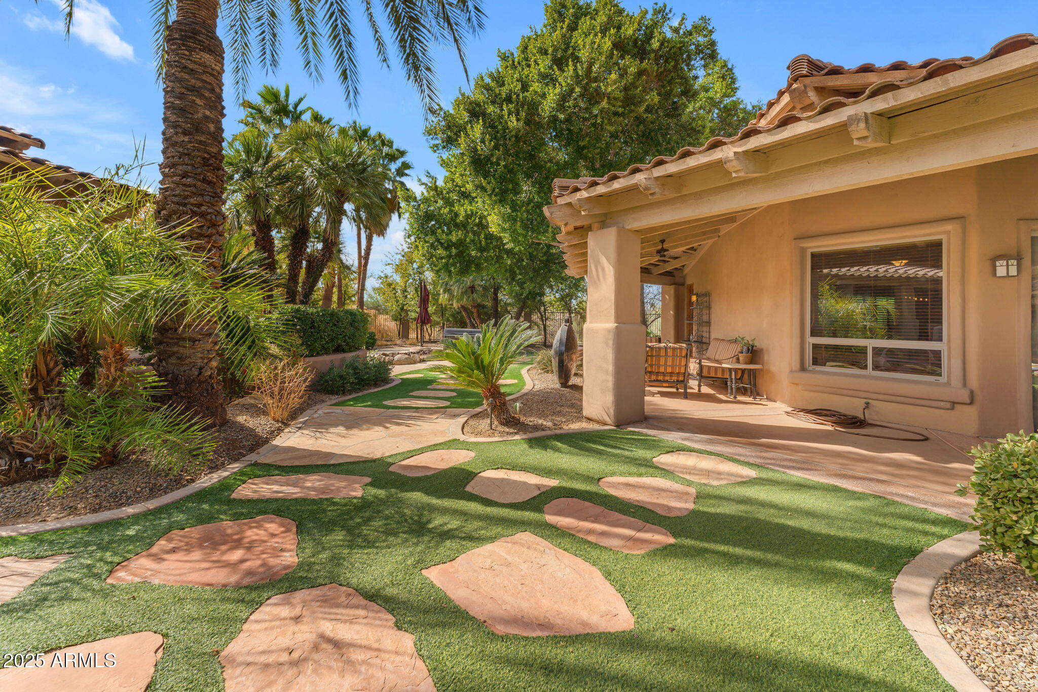 MIRAGE CROSSING - Residential