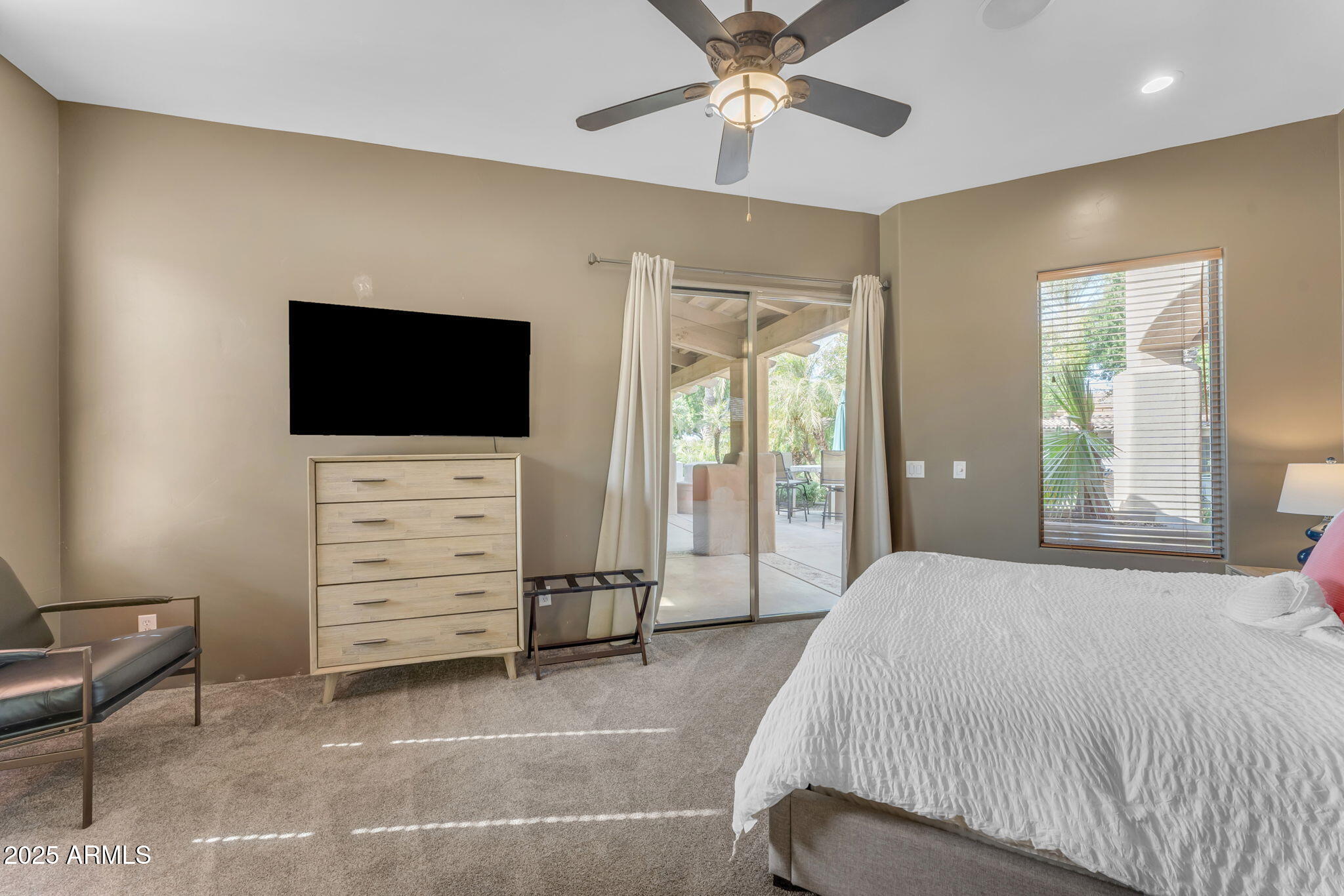 MIRAGE CROSSING - Residential
