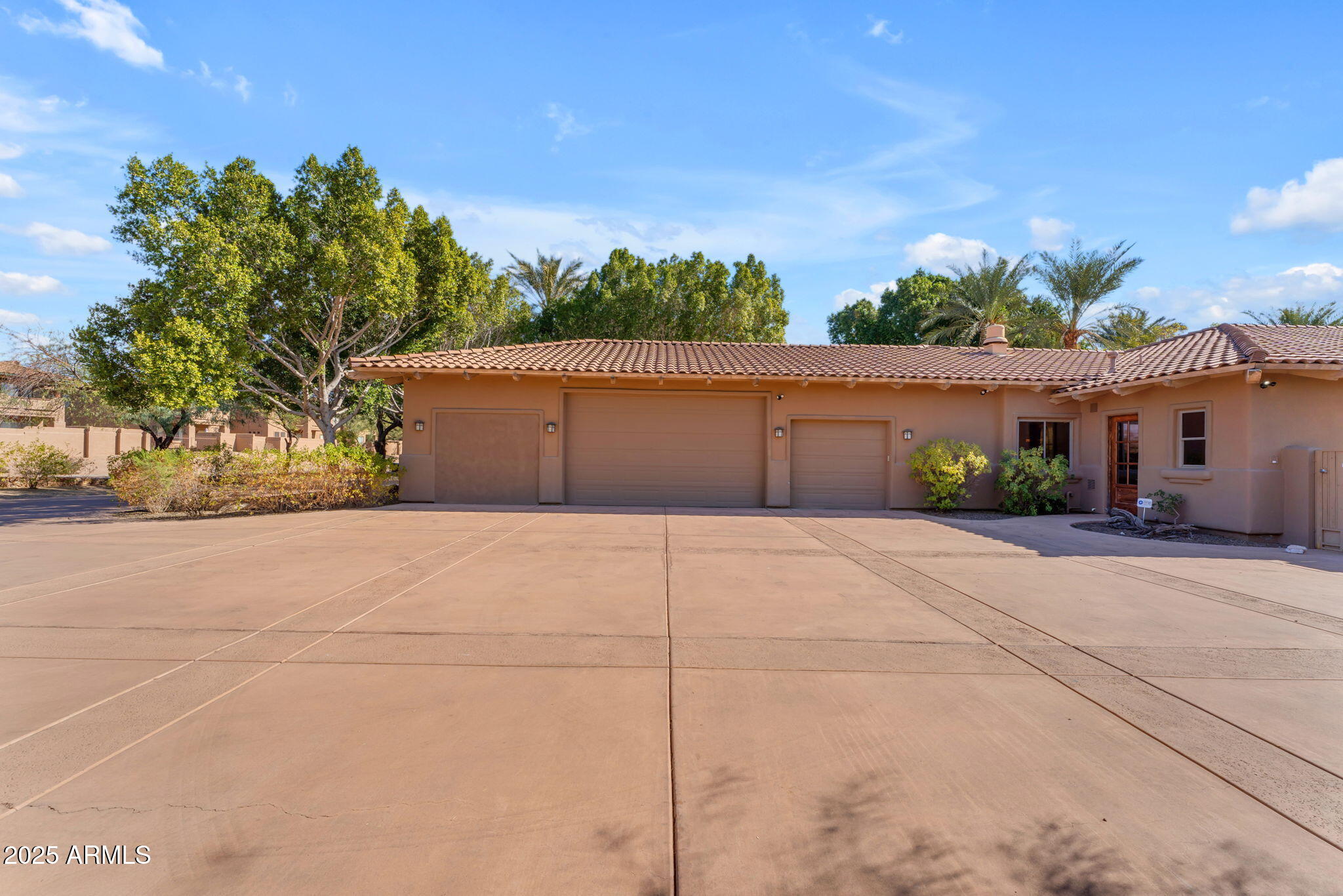 MIRAGE CROSSING - Residential