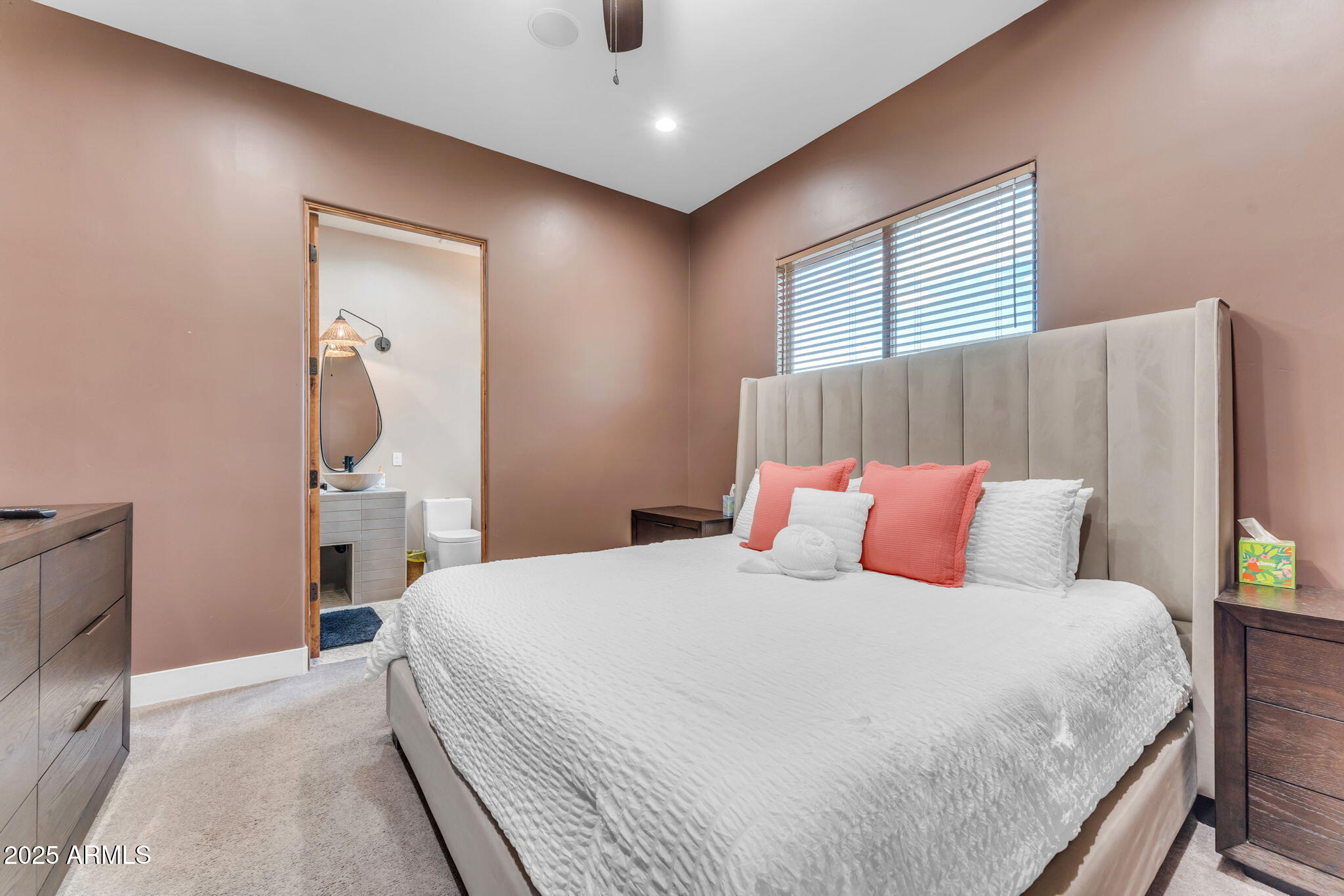 MIRAGE CROSSING - Residential