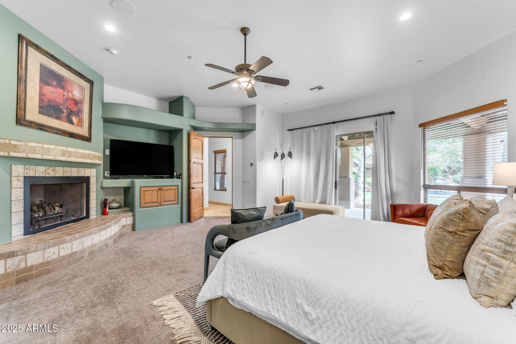 MIRAGE CROSSING - Residential