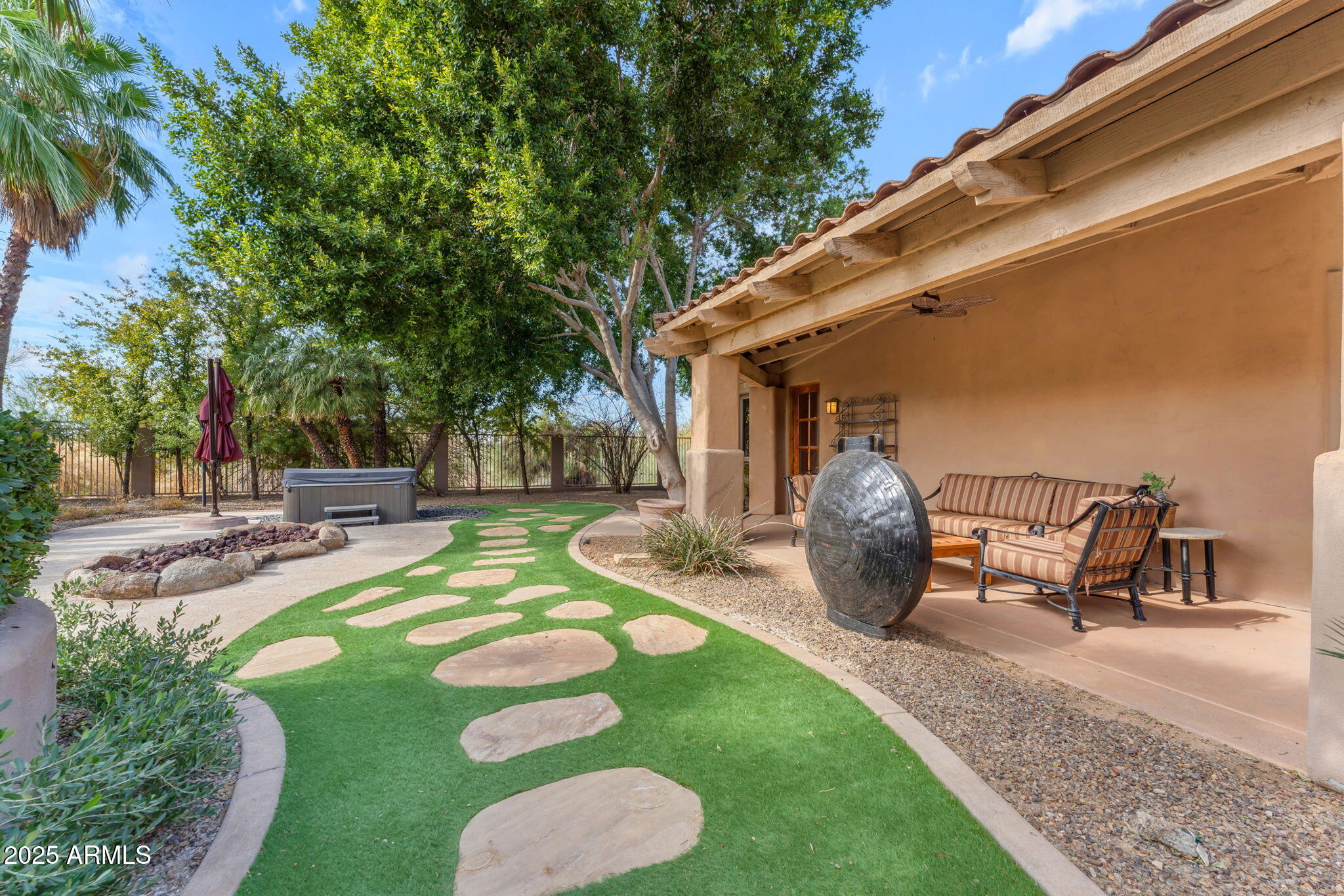 MIRAGE CROSSING - Residential