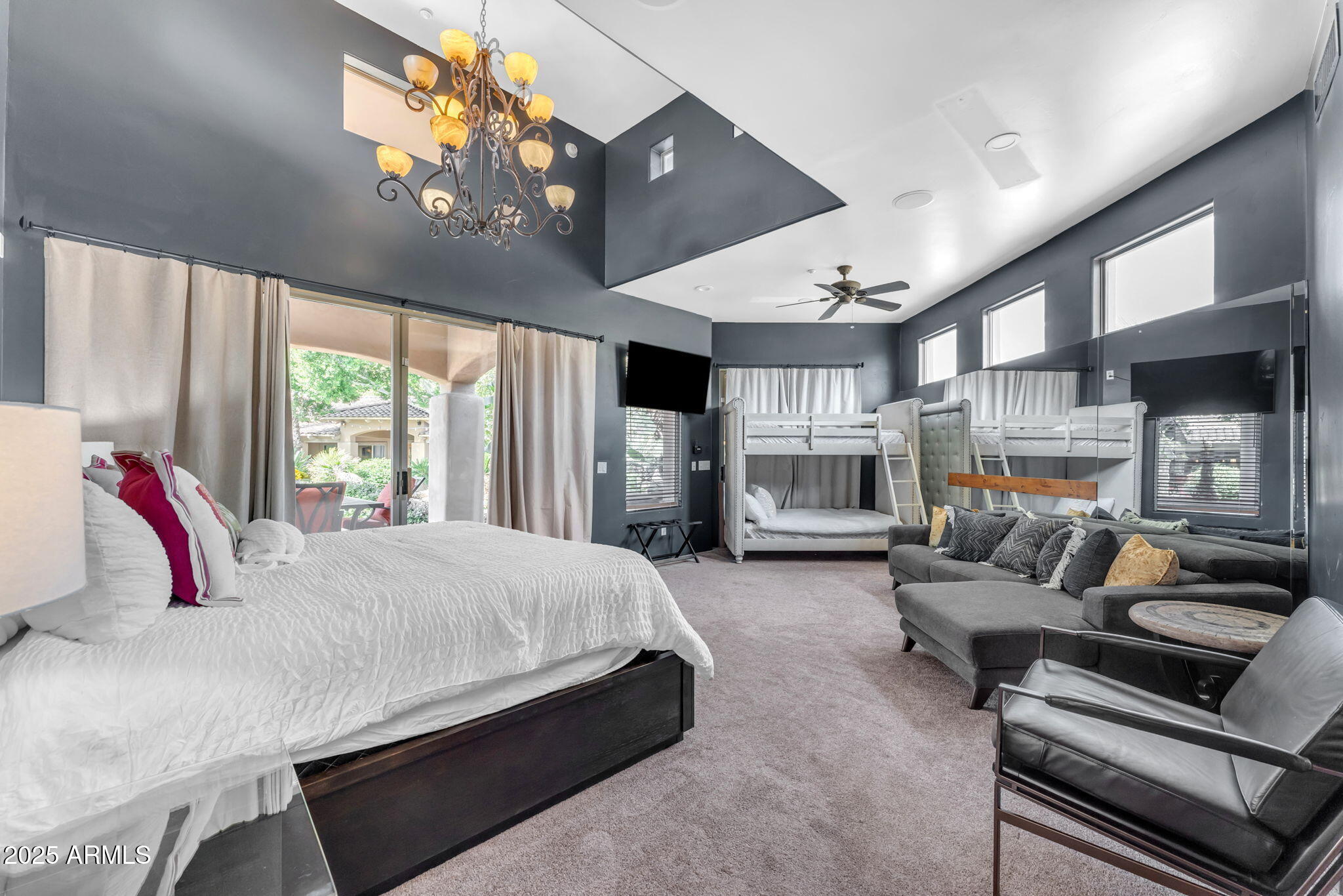 MIRAGE CROSSING - Residential