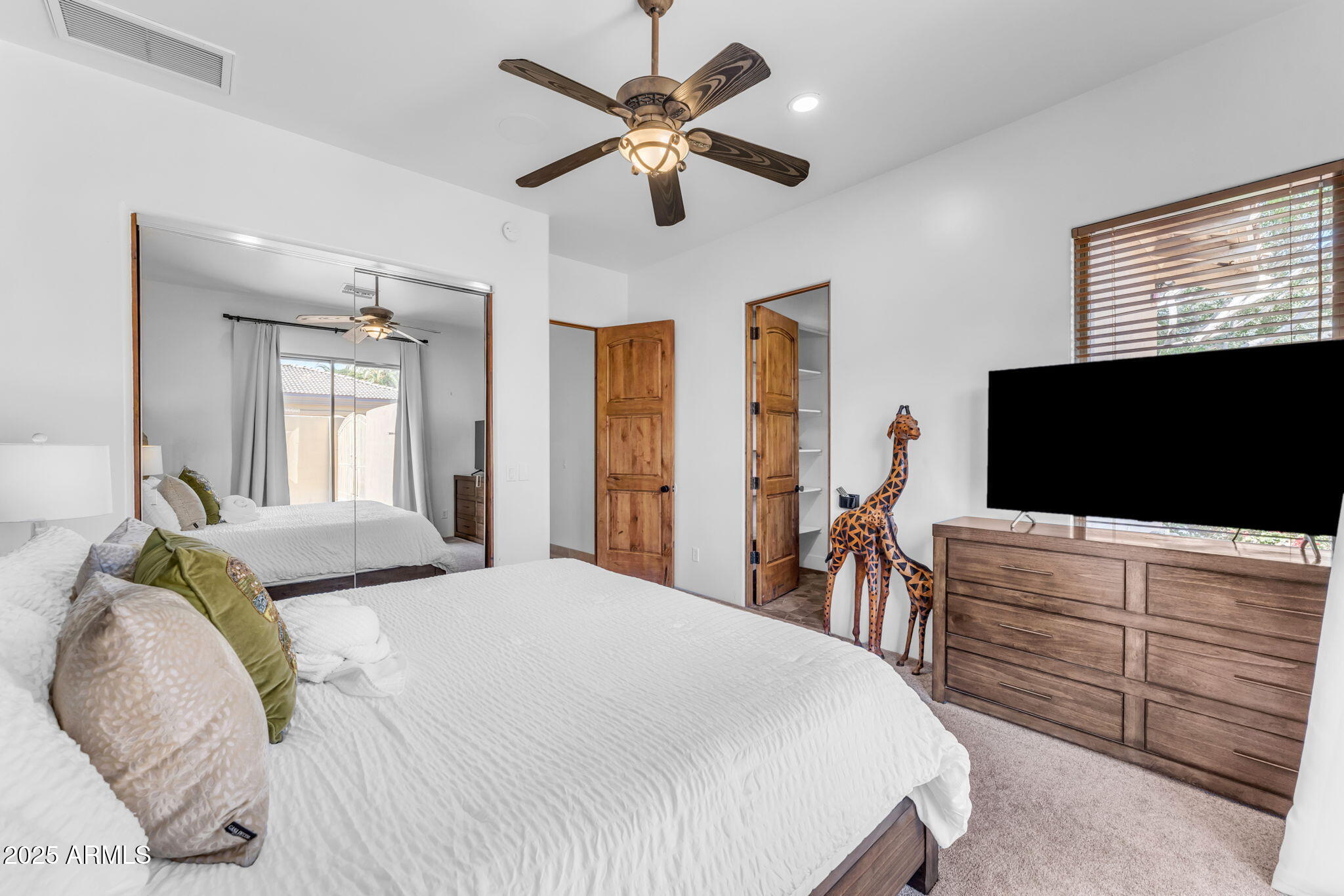 MIRAGE CROSSING - Residential