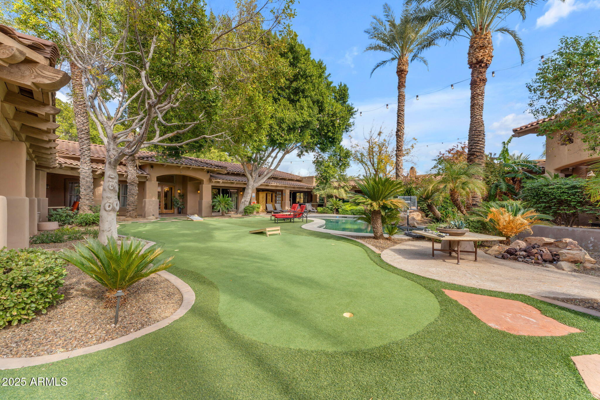 MIRAGE CROSSING - Residential