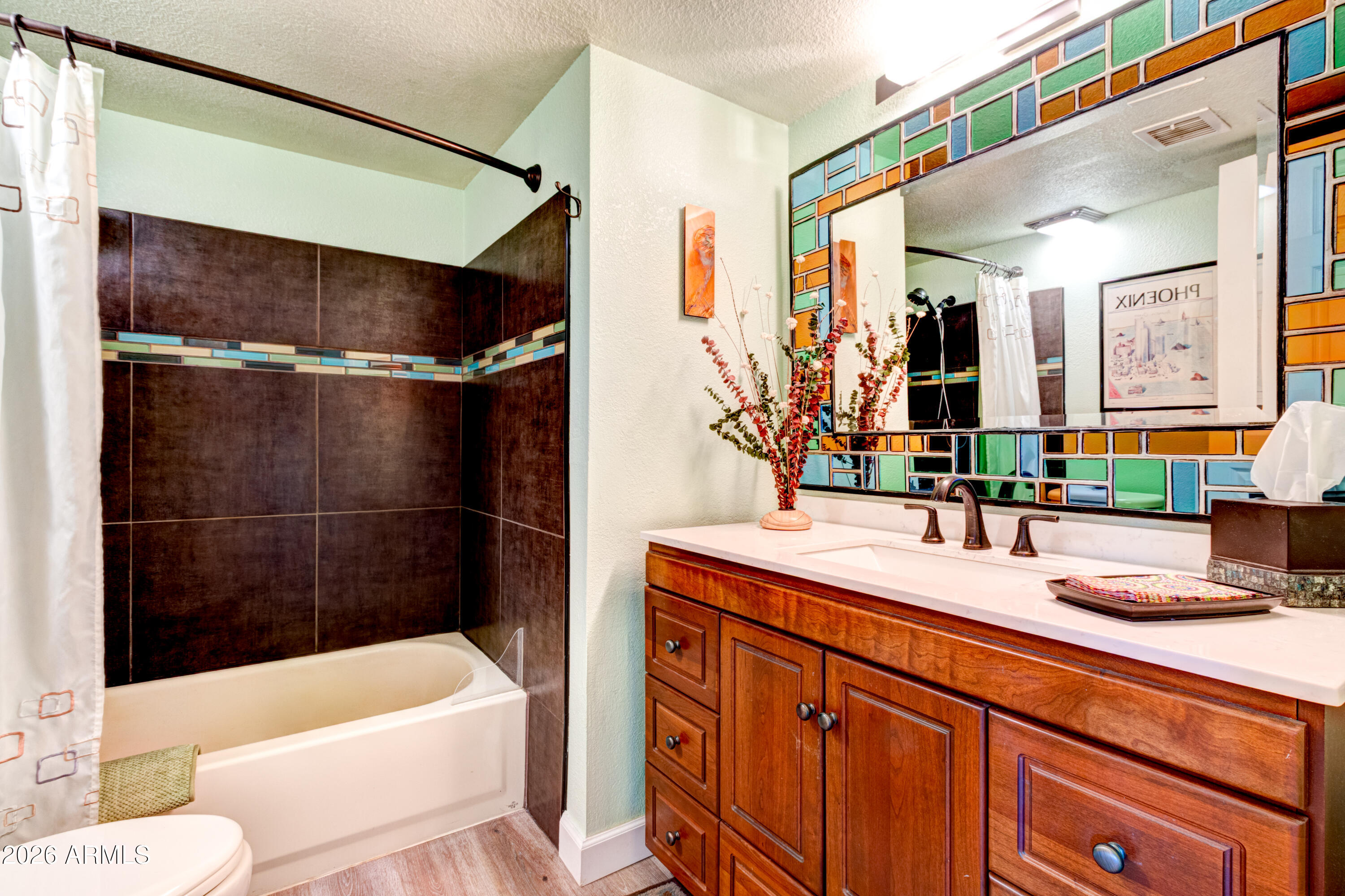 PARADISE VALLEY OASIS 1-B - Residential