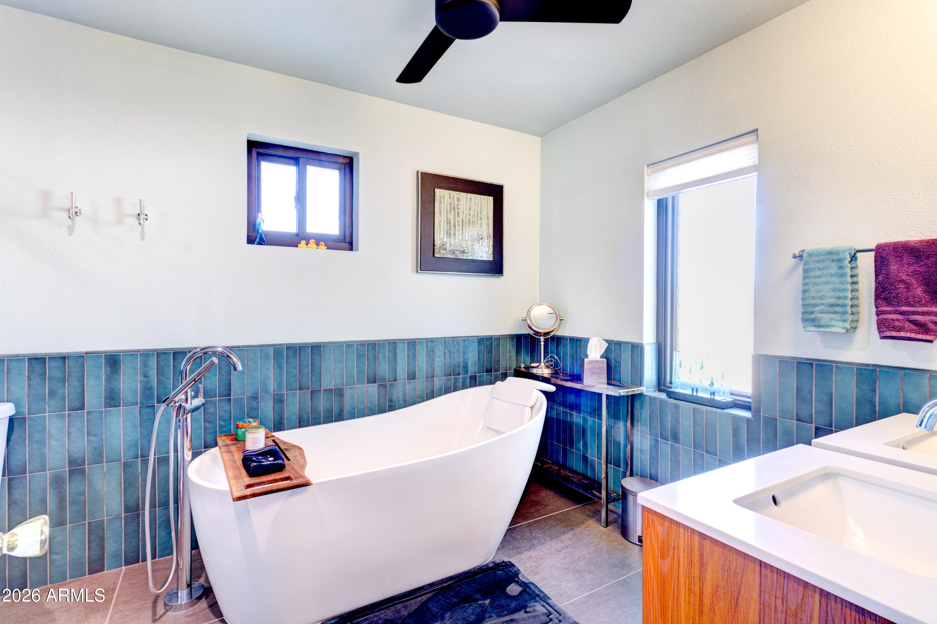 PARADISE VALLEY OASIS 1-B - Residential
