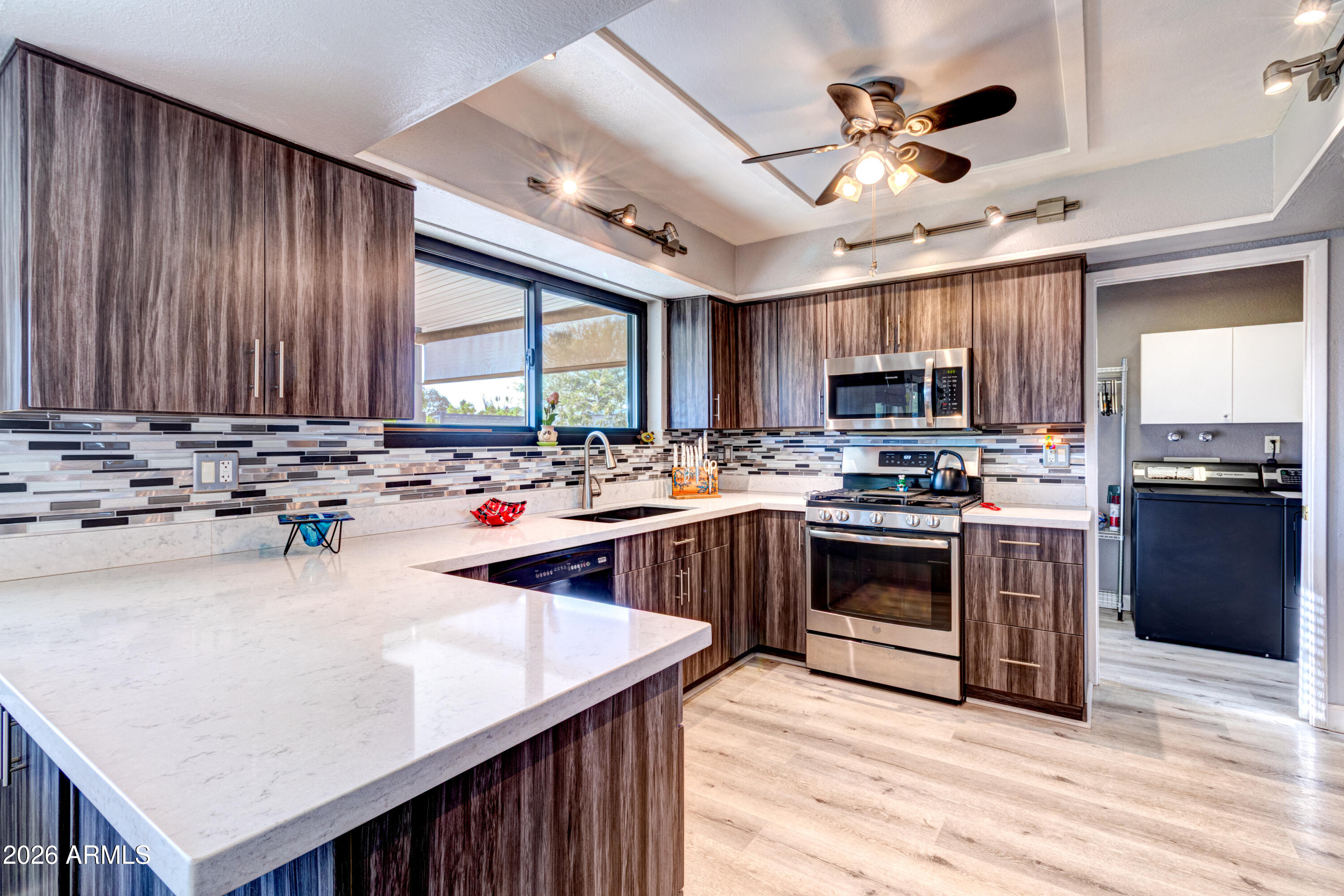 PARADISE VALLEY OASIS 1-B - Residential