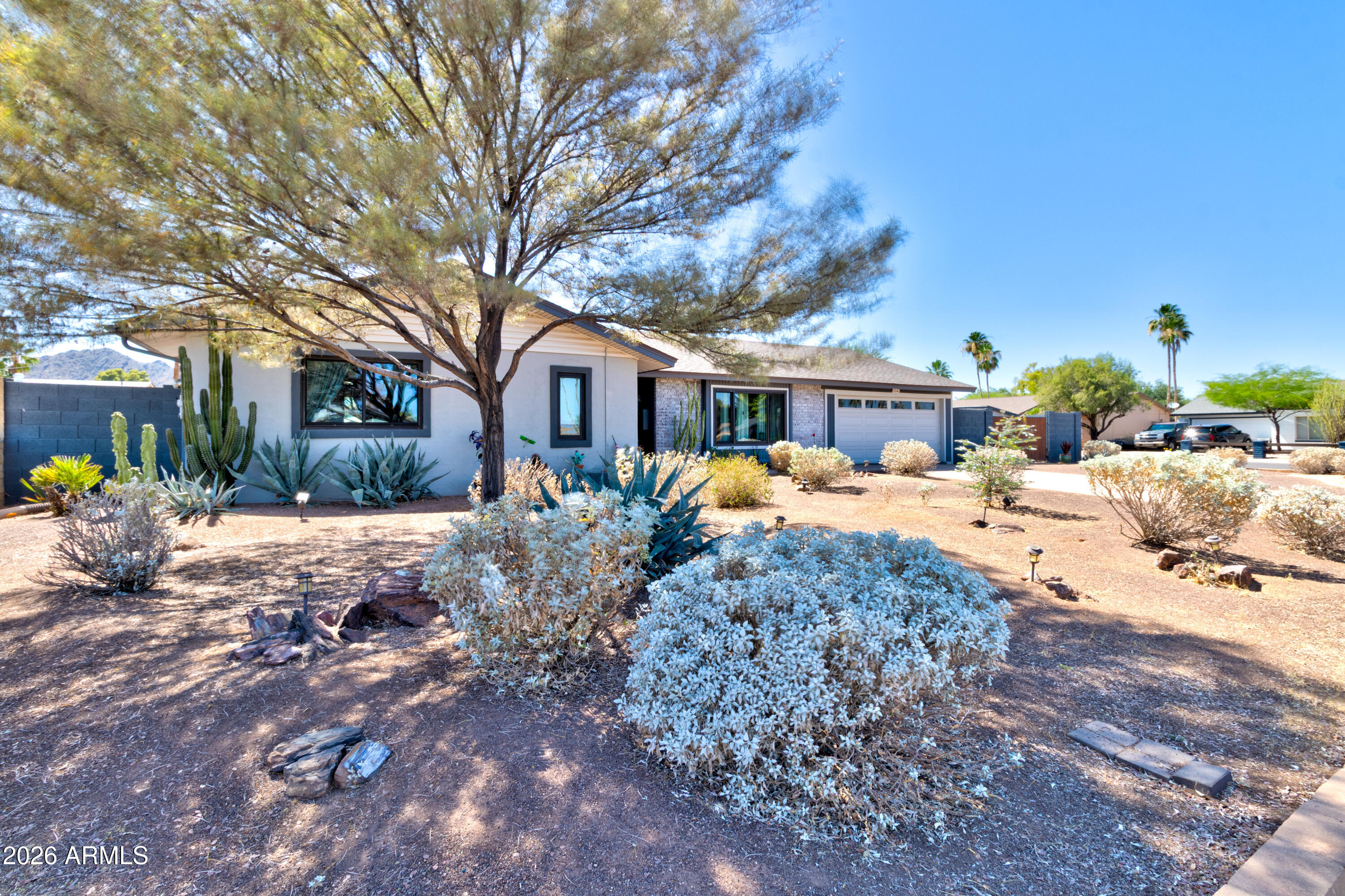 PARADISE VALLEY OASIS 1-B - Residential