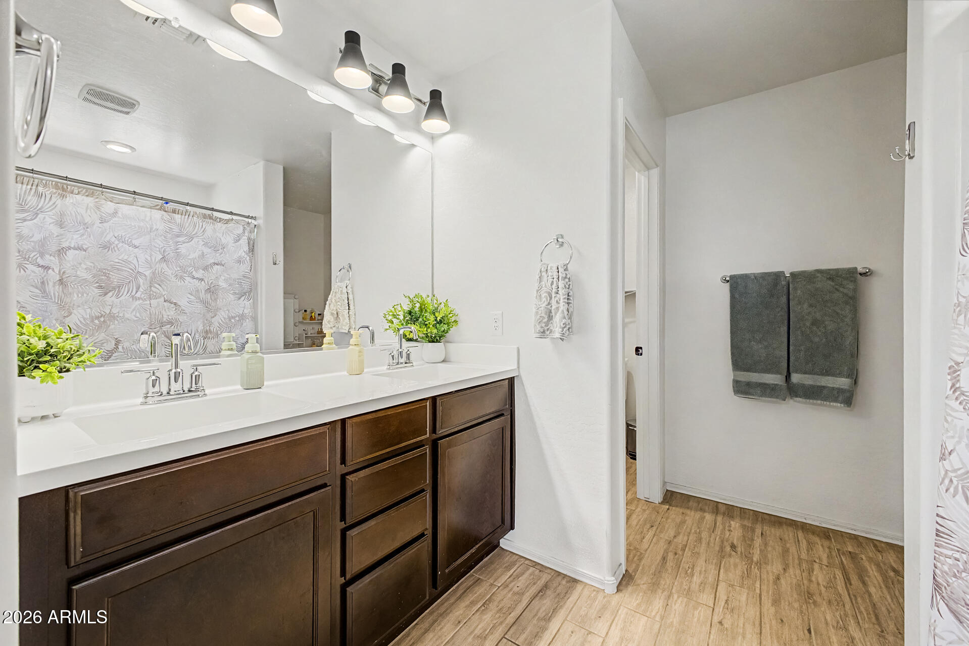 83RD AVE BROADWAY RD - Residential