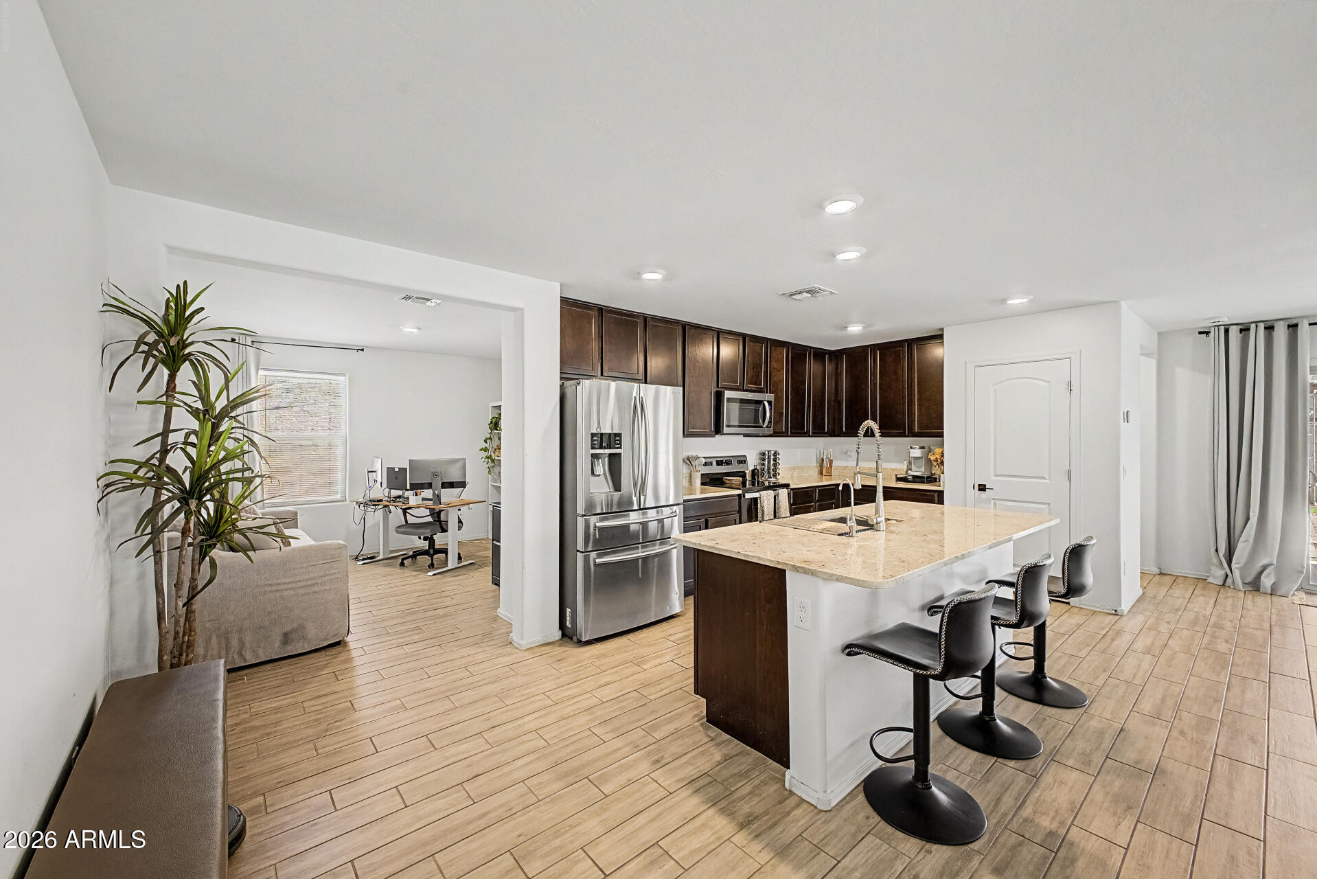 83RD AVE BROADWAY RD - Residential