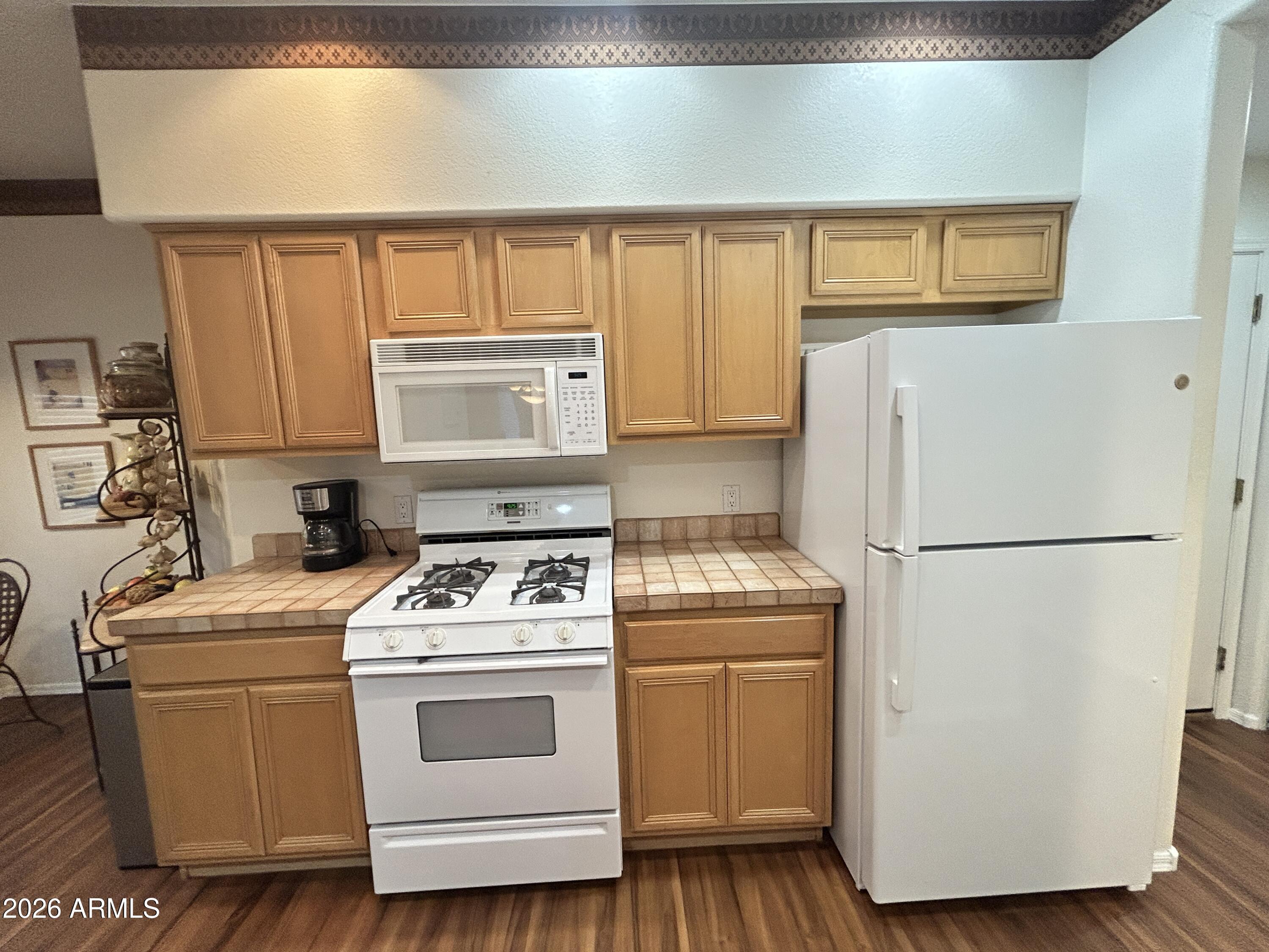 FAIRWAYS AT ARROWHEAD - Residential Lease