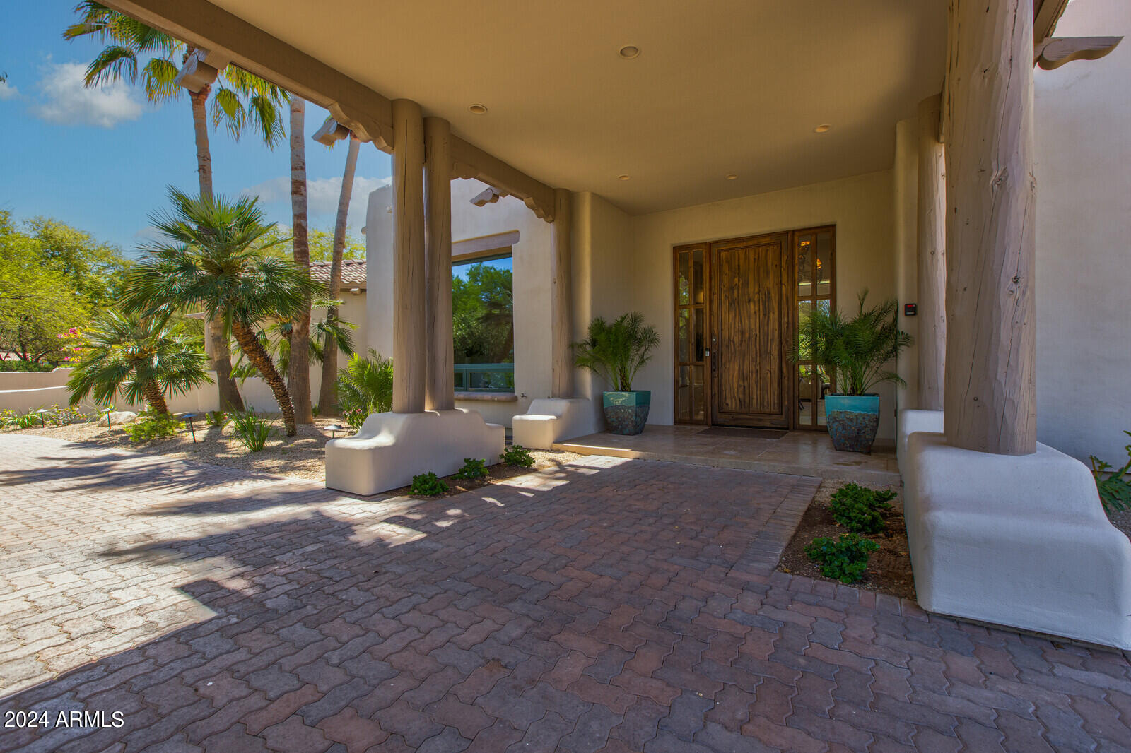 HIDDEN PARADISE - Residential