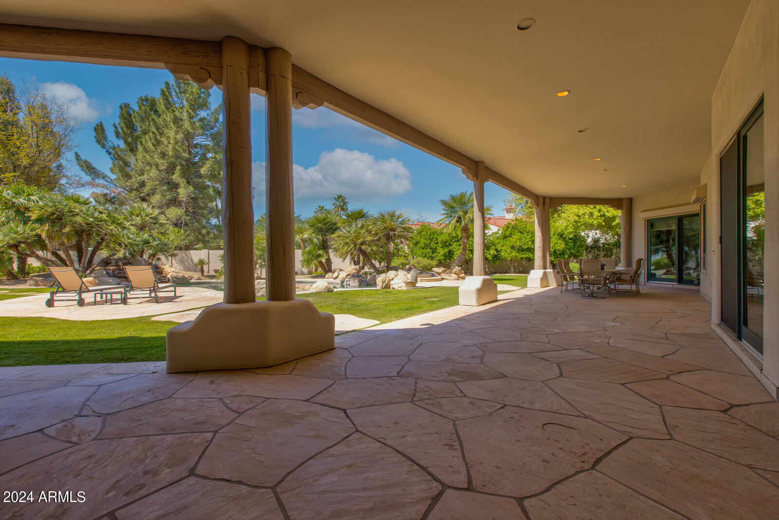 HIDDEN PARADISE - Residential