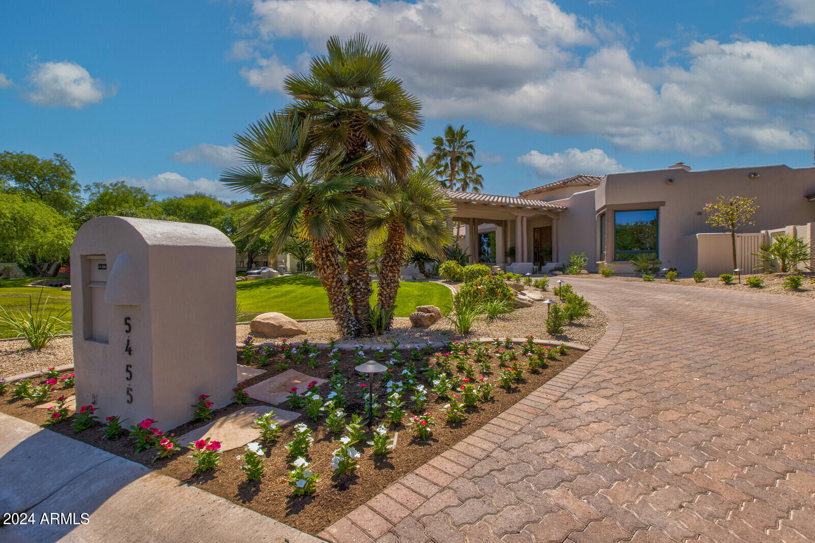 HIDDEN PARADISE - Residential