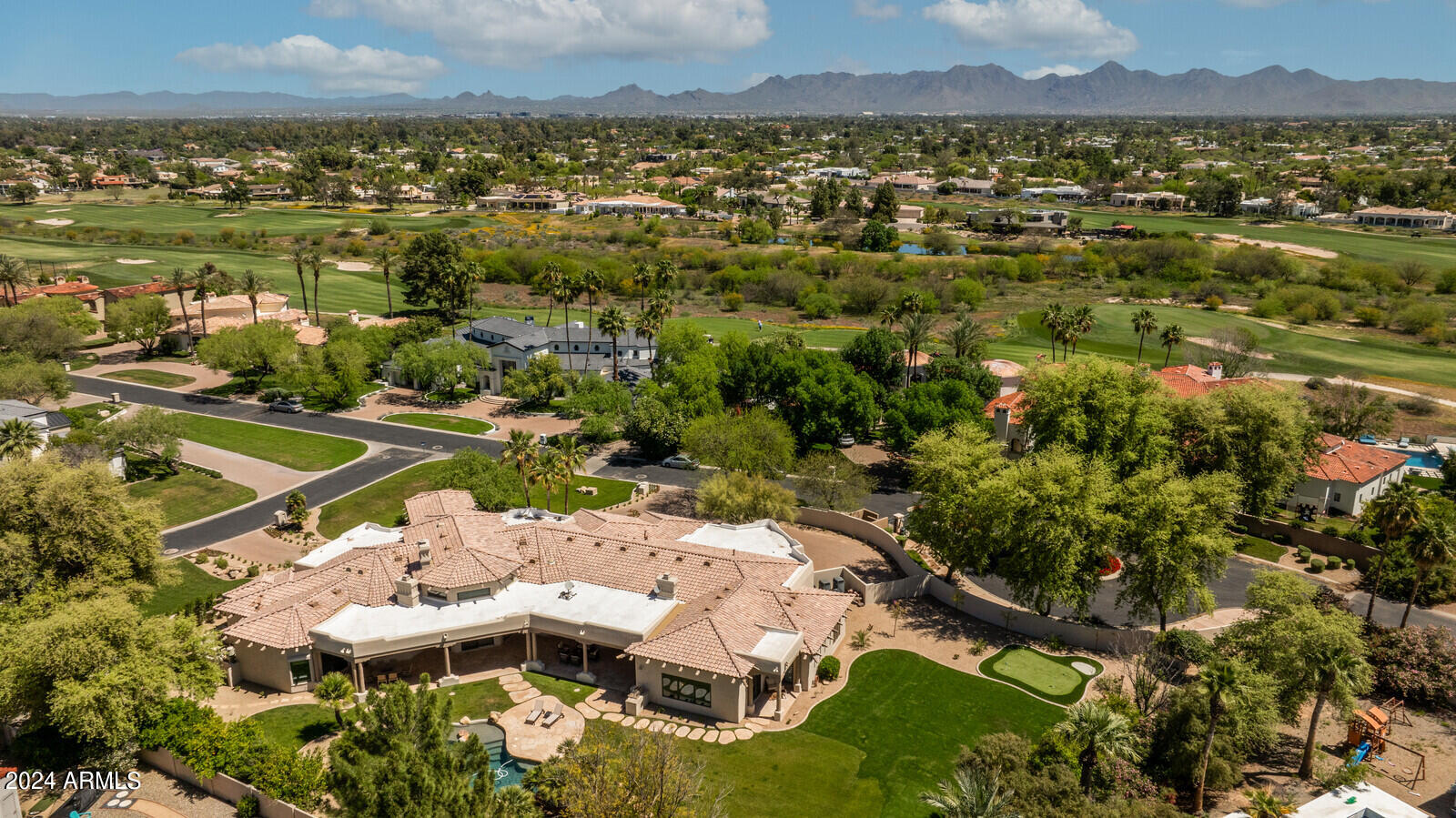 HIDDEN PARADISE - Residential