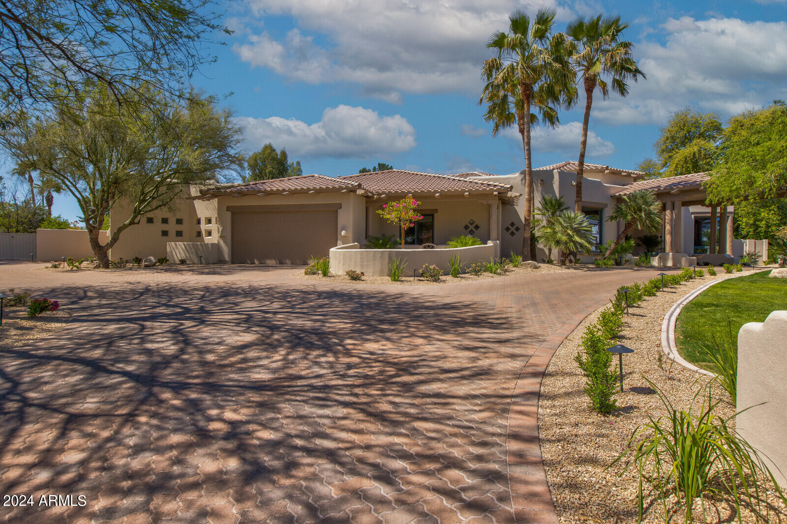 HIDDEN PARADISE - Residential
