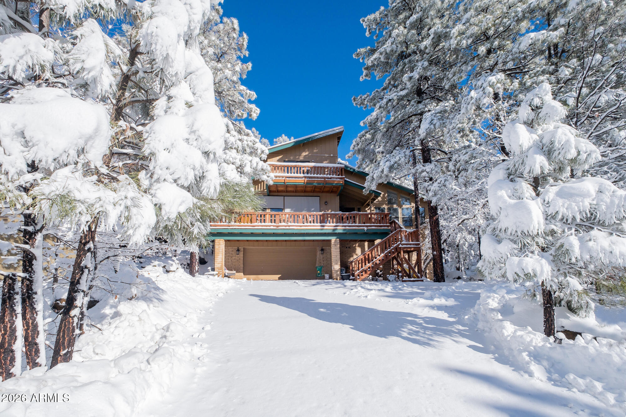 PINEWOOD 16 - Residential
