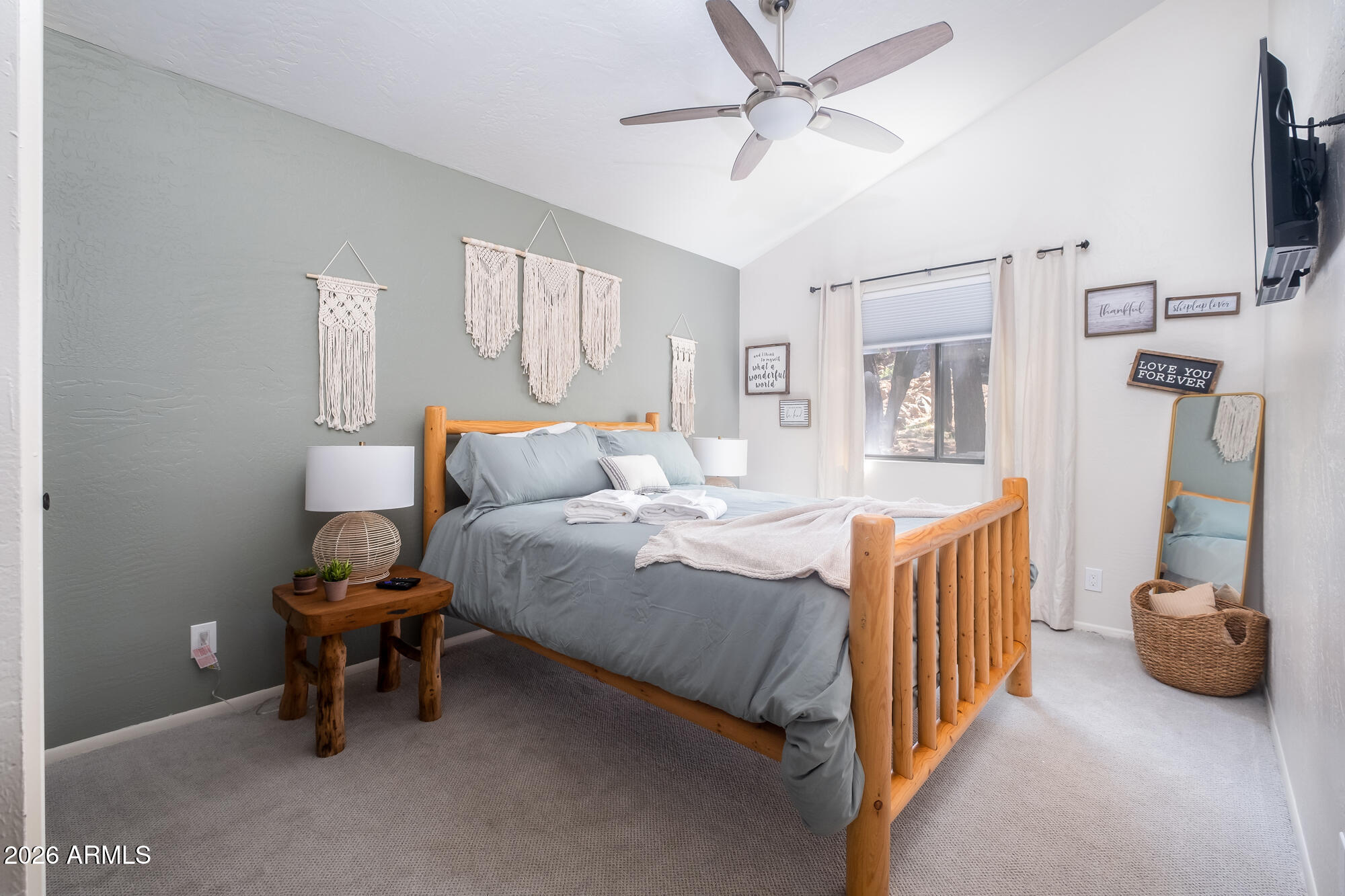 PINEWOOD 16 - Residential