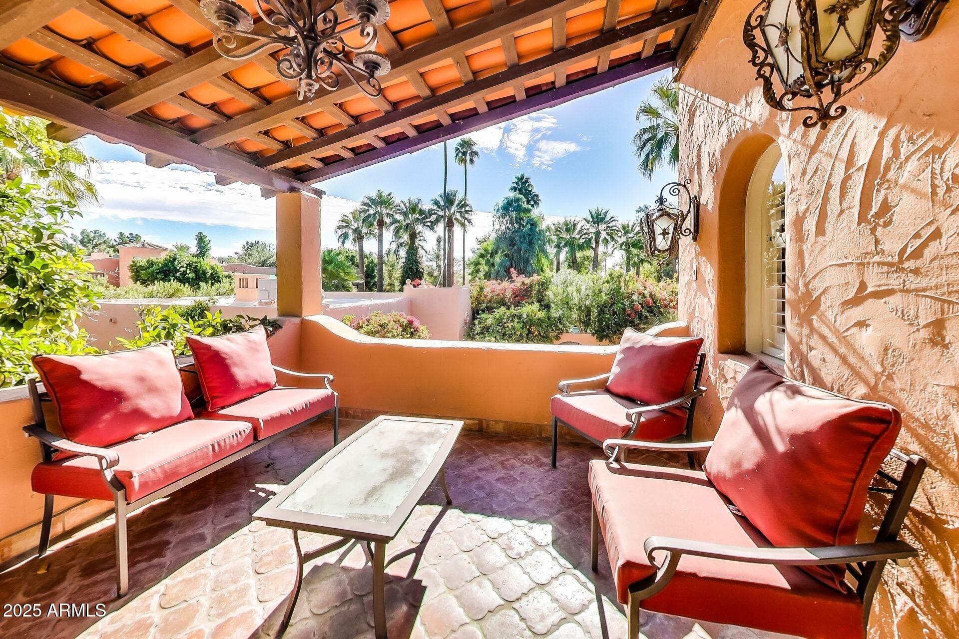 ARCADIA ROYAL PALMS - Residential
