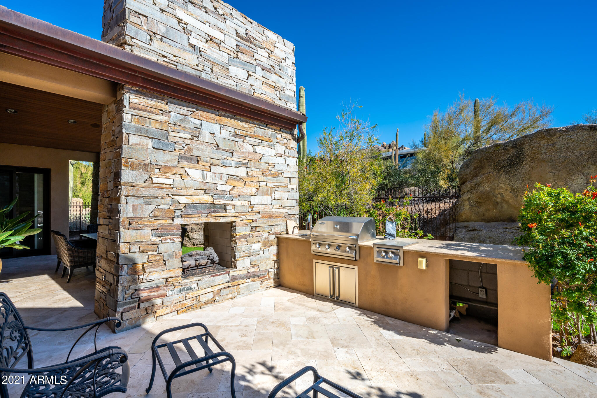 ESTANCIA - Residential