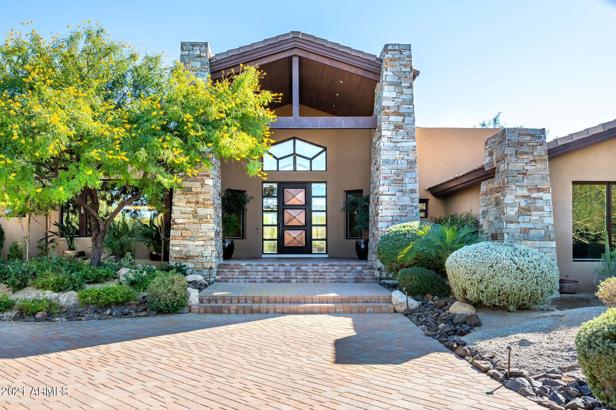 ESTANCIA - Residential