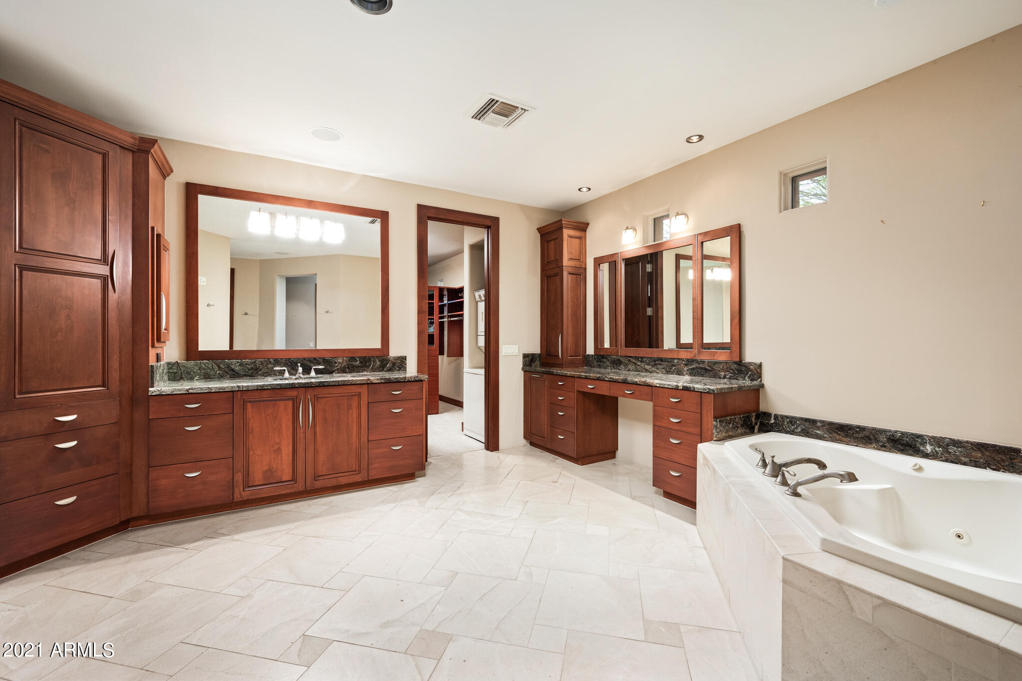 ESTANCIA - Residential