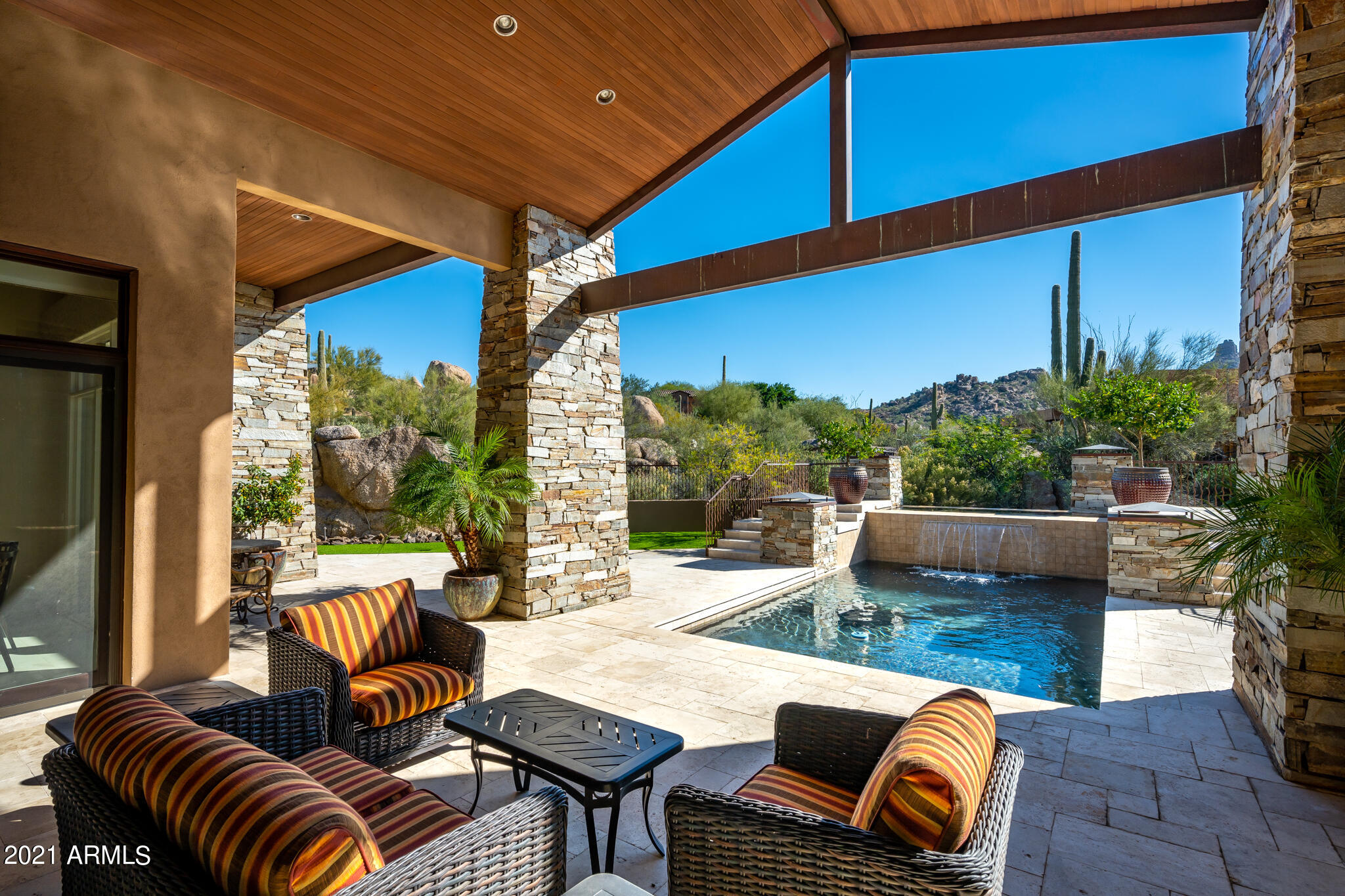 ESTANCIA - Residential