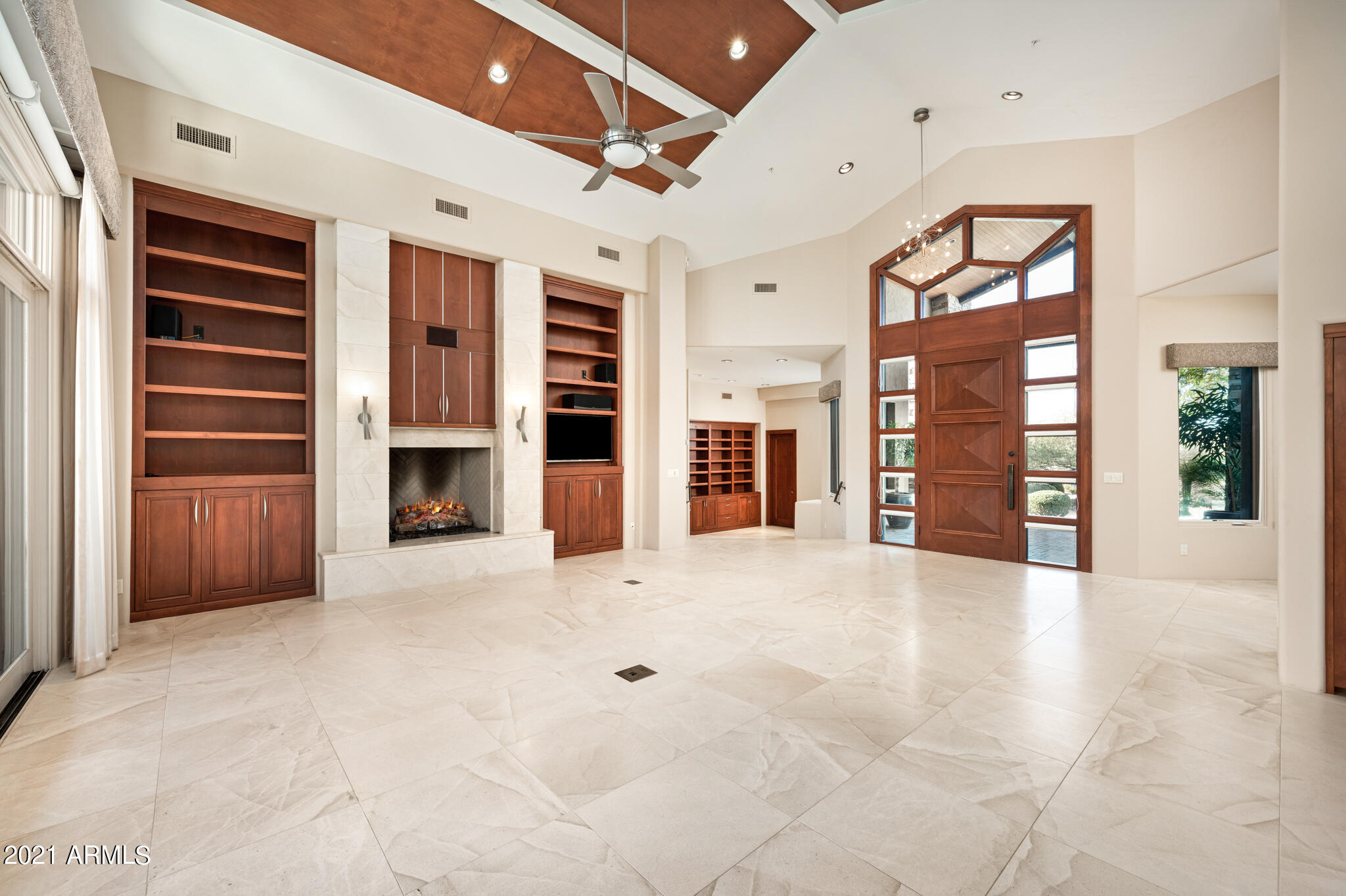 ESTANCIA - Residential