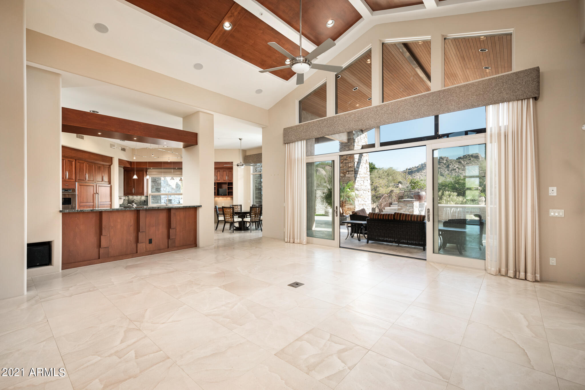 ESTANCIA - Residential