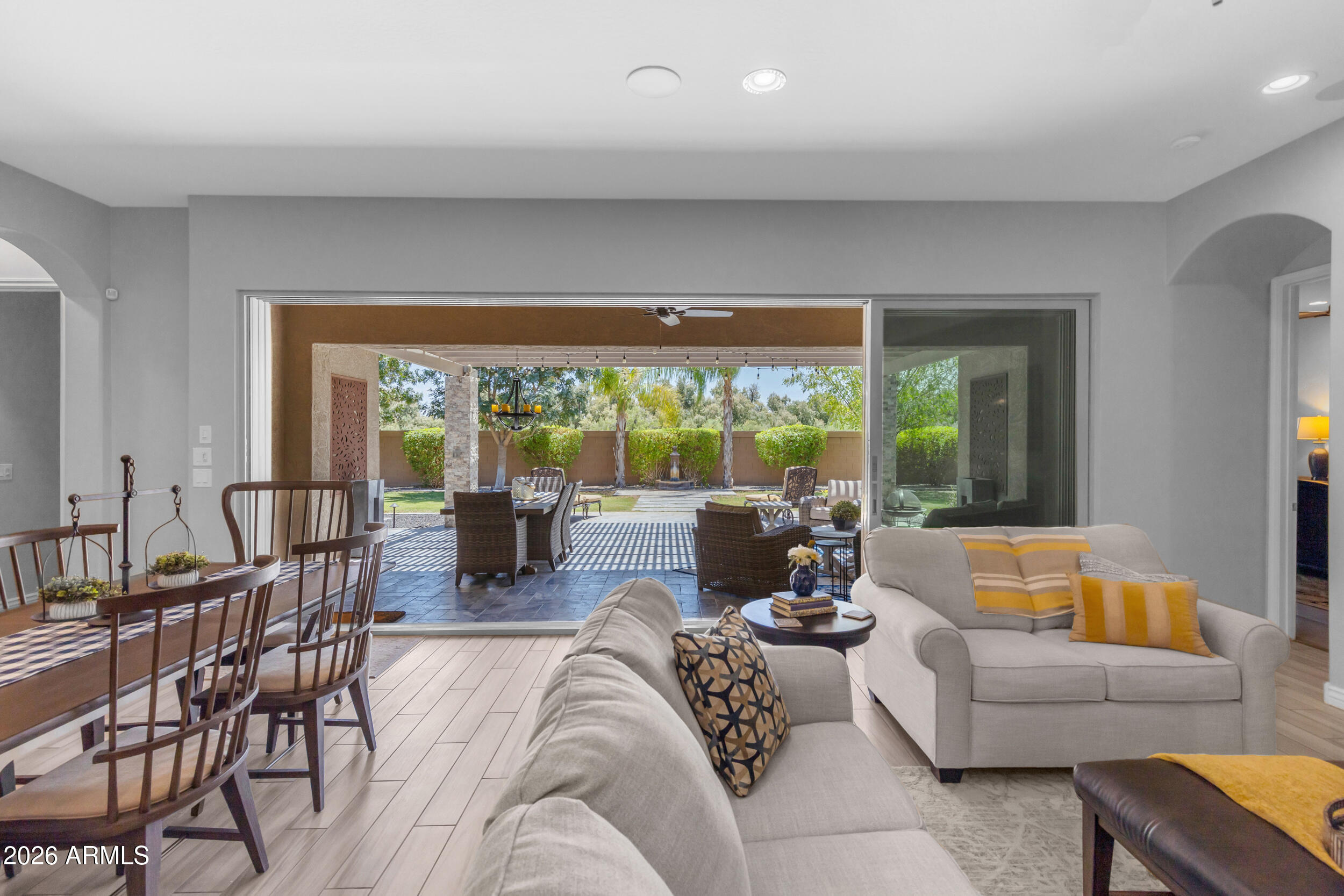 LA SENTIERO - Residential