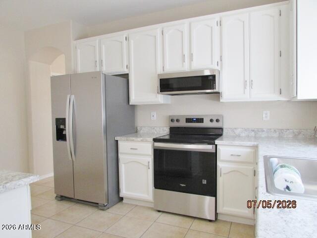 EXECUTIVE PALMS - Residential Lease