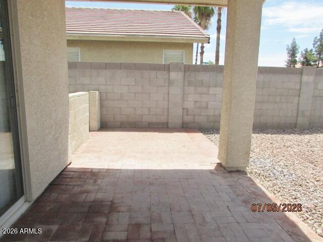 EXECUTIVE PALMS - Residential Lease