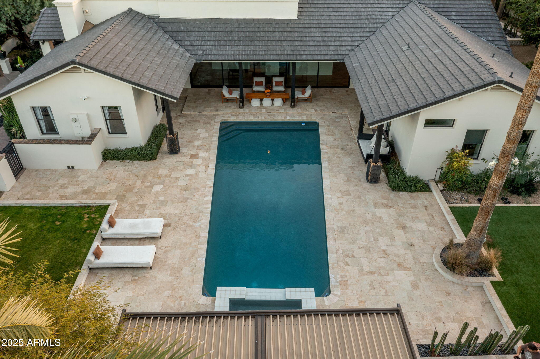BRET HILLS - Residential