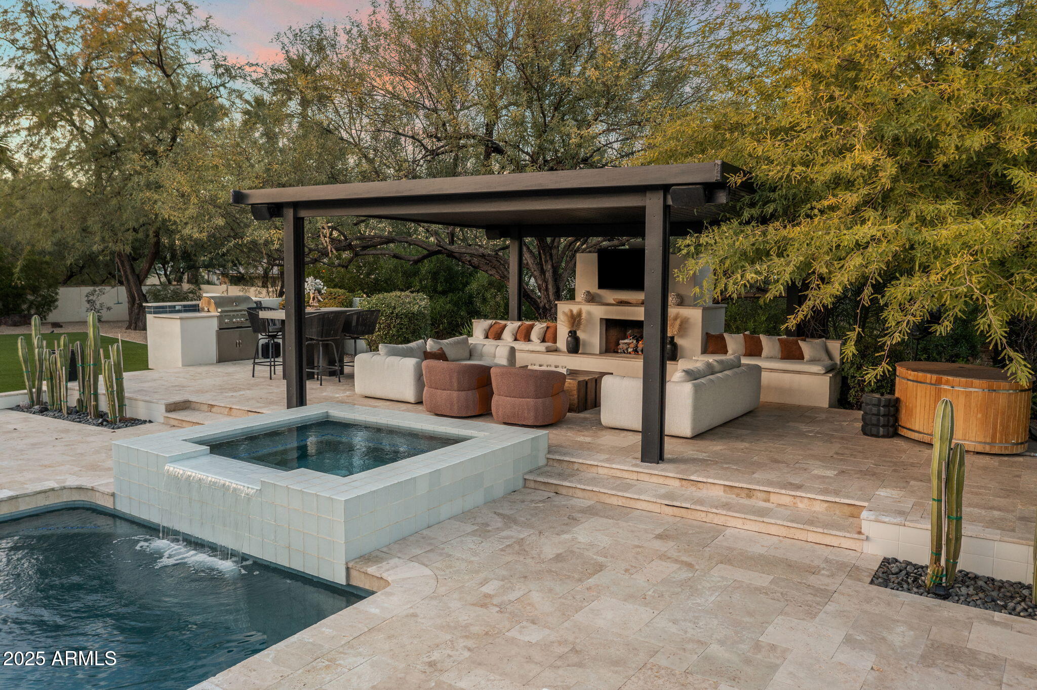 BRET HILLS - Residential
