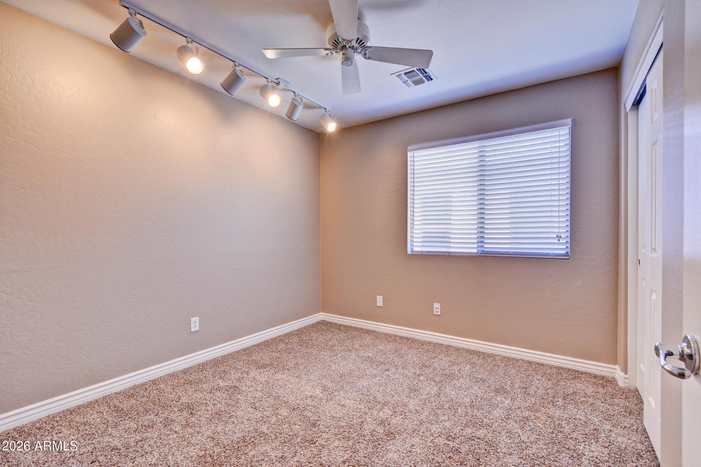 DREAMING SUMMIT UNIT 2A - Residential